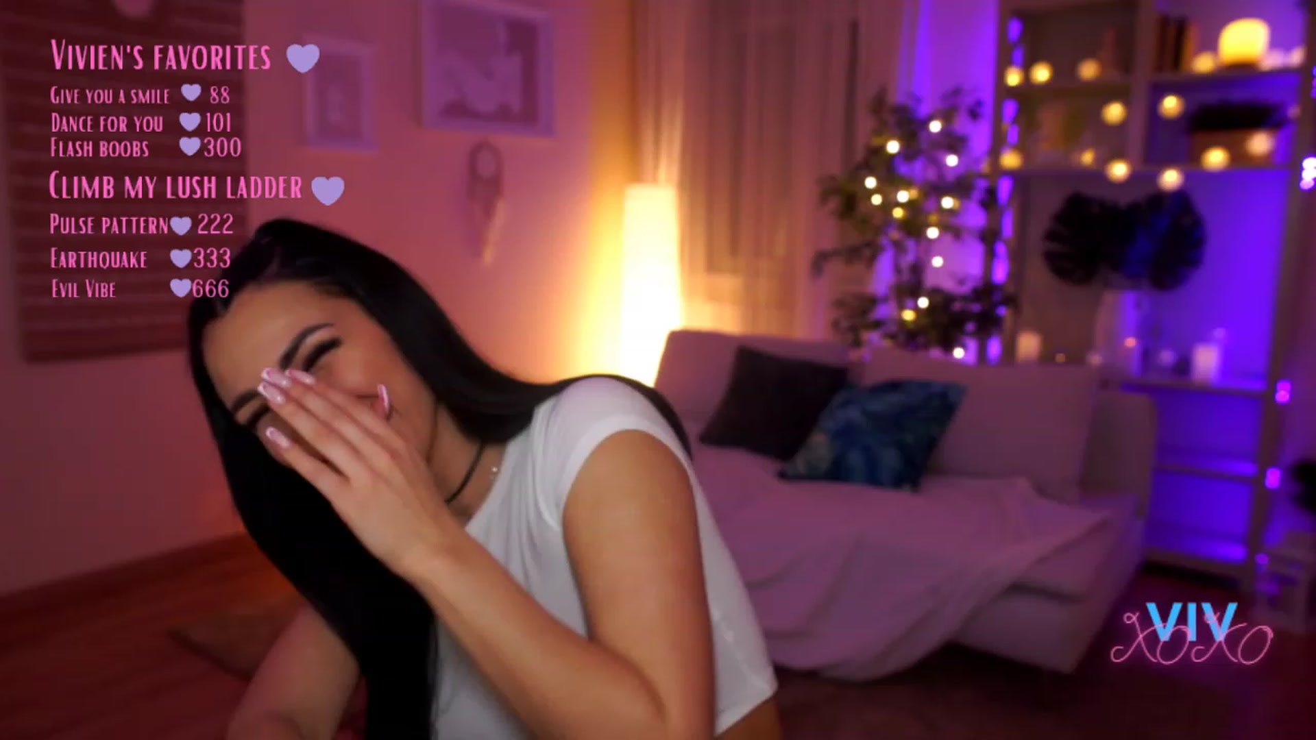 Gallery image thumbnail from kerelai's myfreecams stream on, 03/18/2023, 20:09 image 5 of 20
