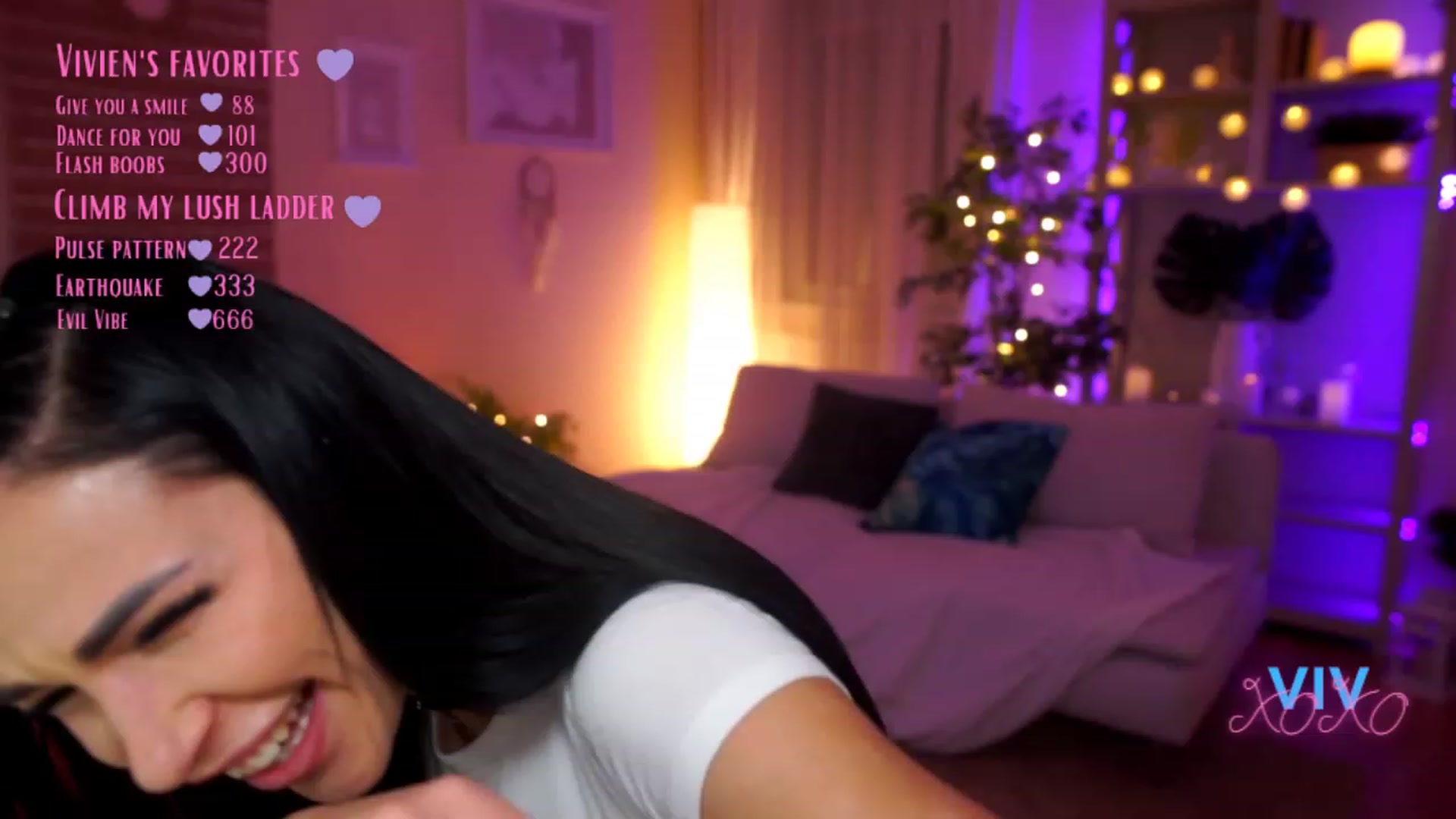 Gallery image thumbnail from kerelai's myfreecams stream on, 03/18/2023, 20:09 image 6 of 20