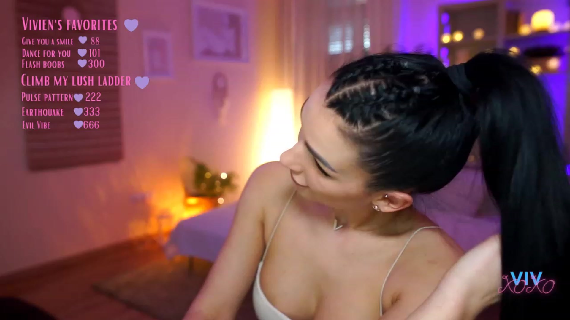 Gallery image thumbnail from kerelai's myfreecams stream on, 03/21/2023, 16:09 image 17 of 20