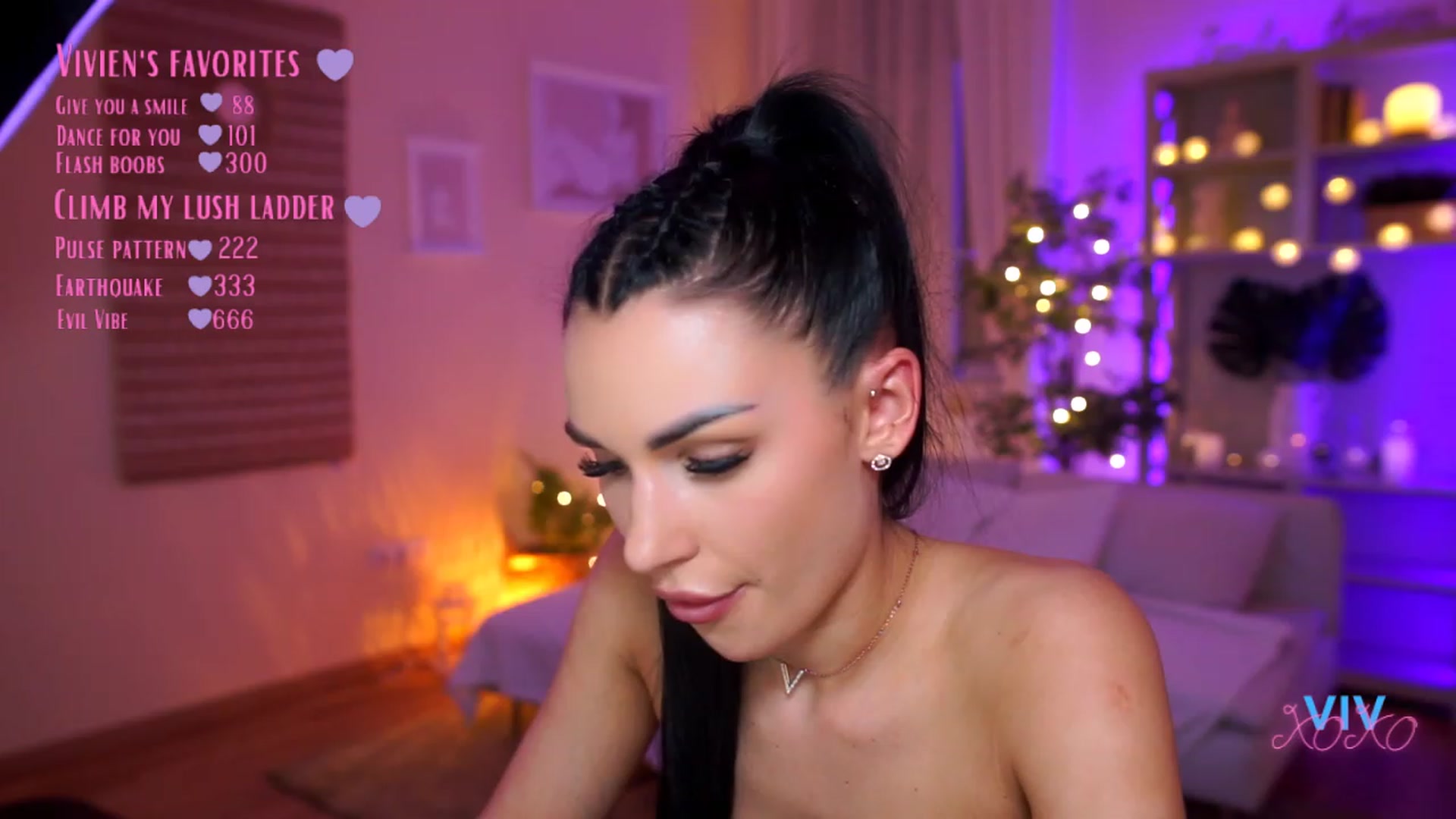 Gallery image thumbnail from kerelai's myfreecams stream on, 03/21/2023, 18:13 image 11 of 20