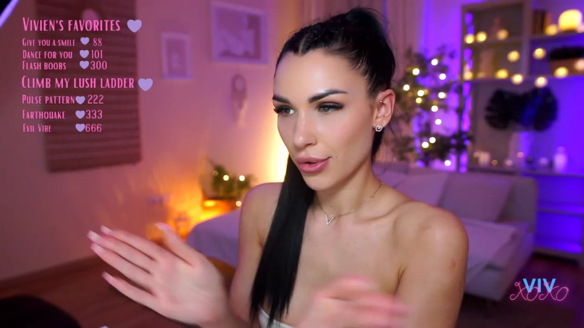 Gallery image thumbnail from kerelai's myfreecams stream on, 03/21/2023, 18:13 image 7 of 20