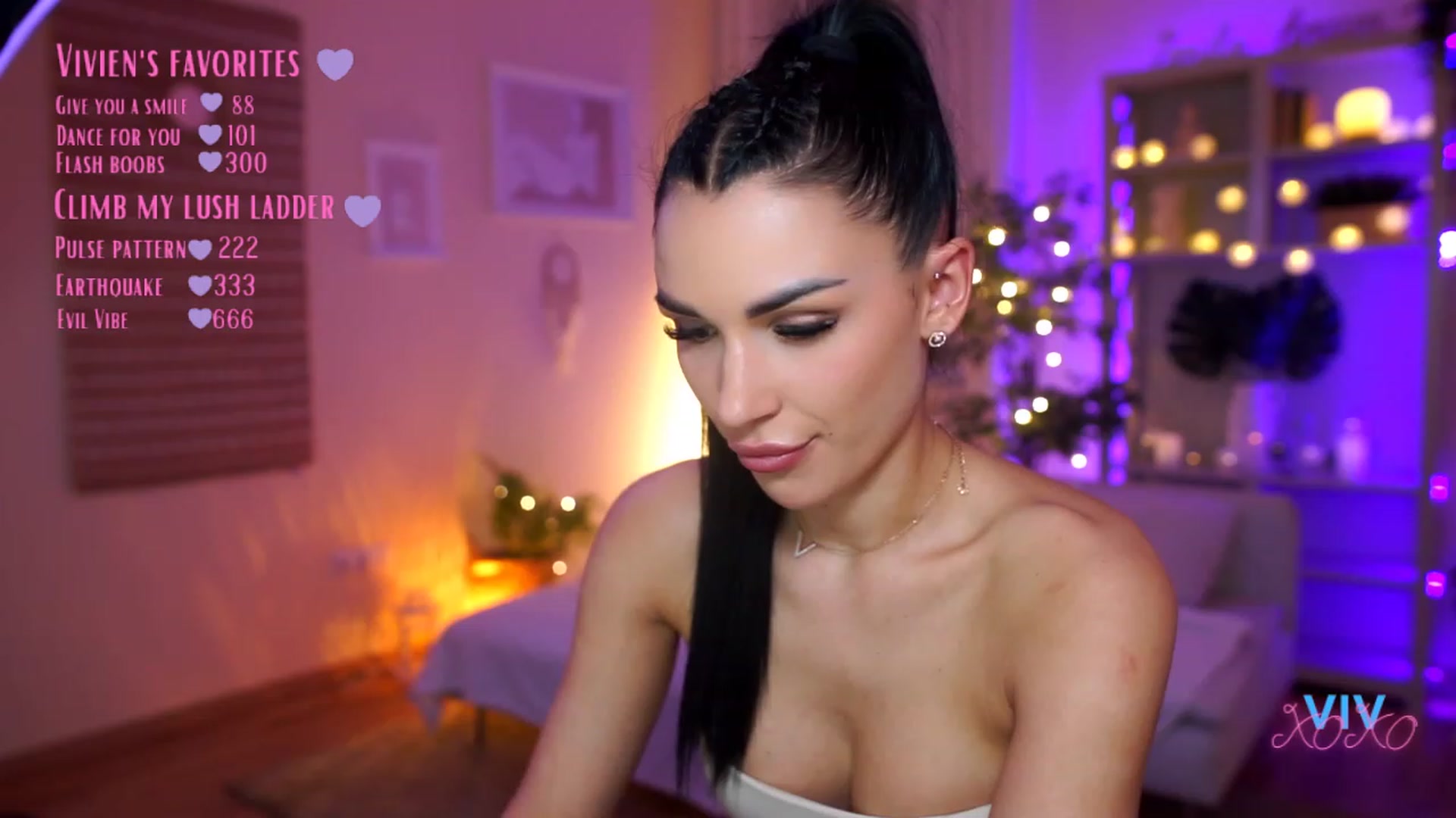 Gallery image thumbnail from kerelai's myfreecams stream on, 03/21/2023, 18:13 image 17 of 20