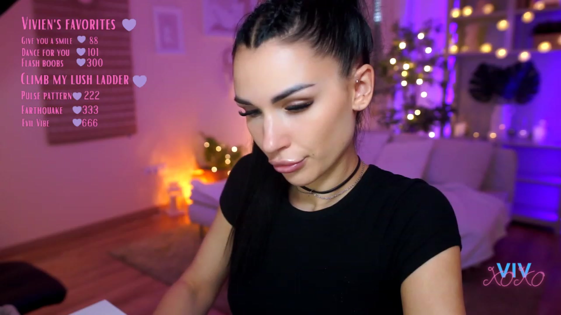 Gallery image thumbnail from kerelai's myfreecams stream on, 03/22/2023, 11:16 image 3 of 20