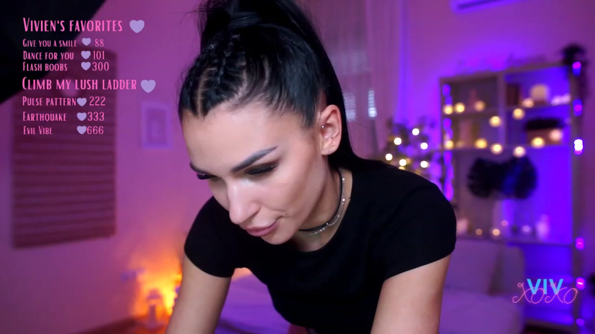 Gallery image thumbnail from kerelai's myfreecams stream on, 03/22/2023, 12:09 image 8 of 20