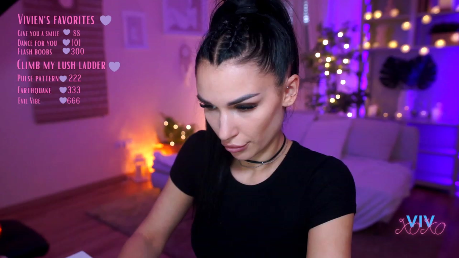 Gallery image thumbnail from kerelai's myfreecams stream on, 03/22/2023, 12:09 image 6 of 20