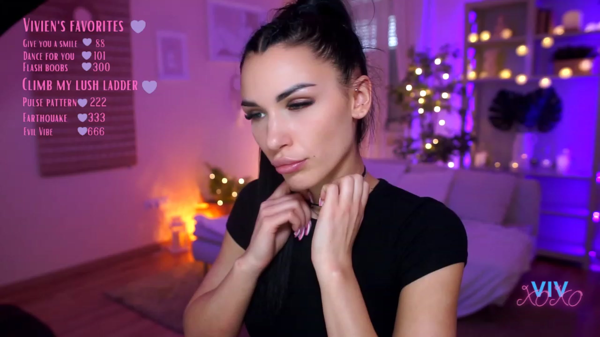Gallery image thumbnail from kerelai's myfreecams stream on, 03/22/2023, 14:18 image 8 of 20