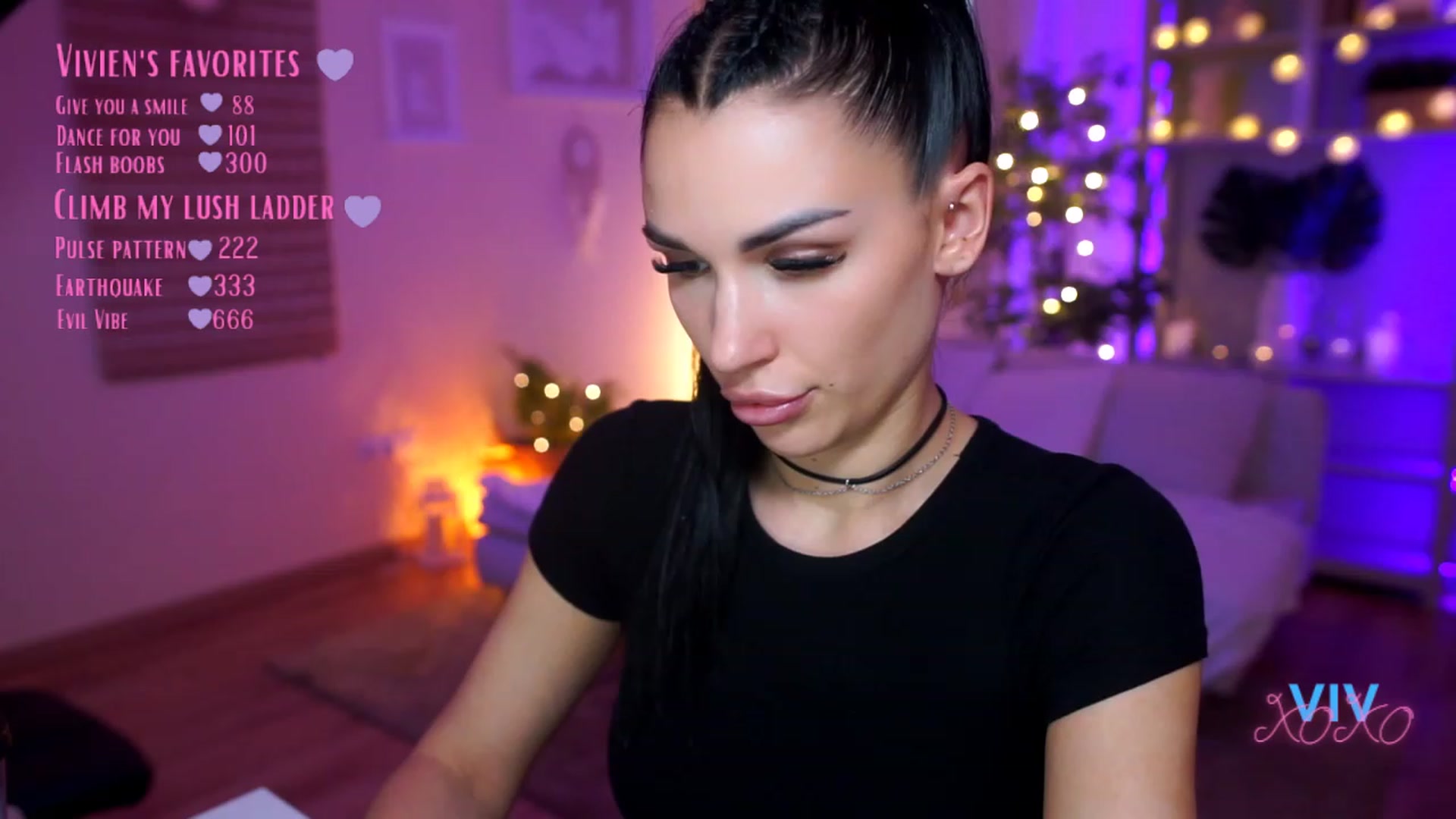 Gallery image thumbnail from kerelai's myfreecams stream on, 03/22/2023, 14:18 image 14 of 20