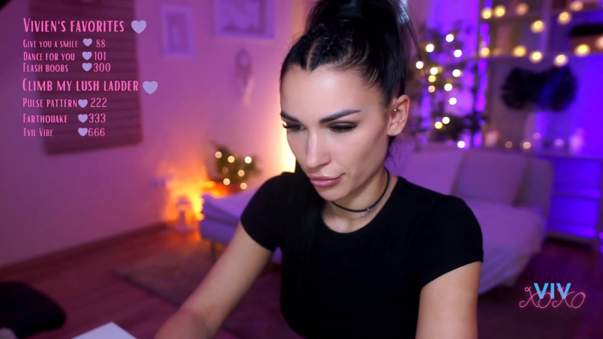 Gallery image thumbnail from kerelai's myfreecams stream on, 03/22/2023, 14:18 image 2 of 20