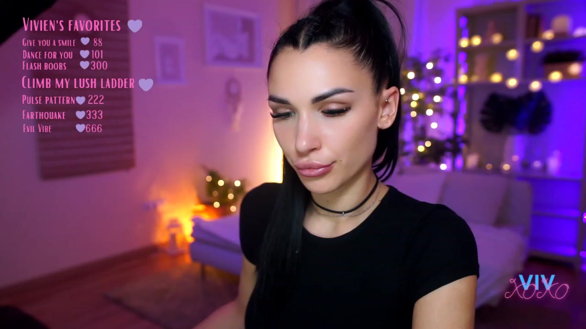 Gallery image thumbnail from kerelai's myfreecams stream on, 03/22/2023, 14:18 image 18 of 20