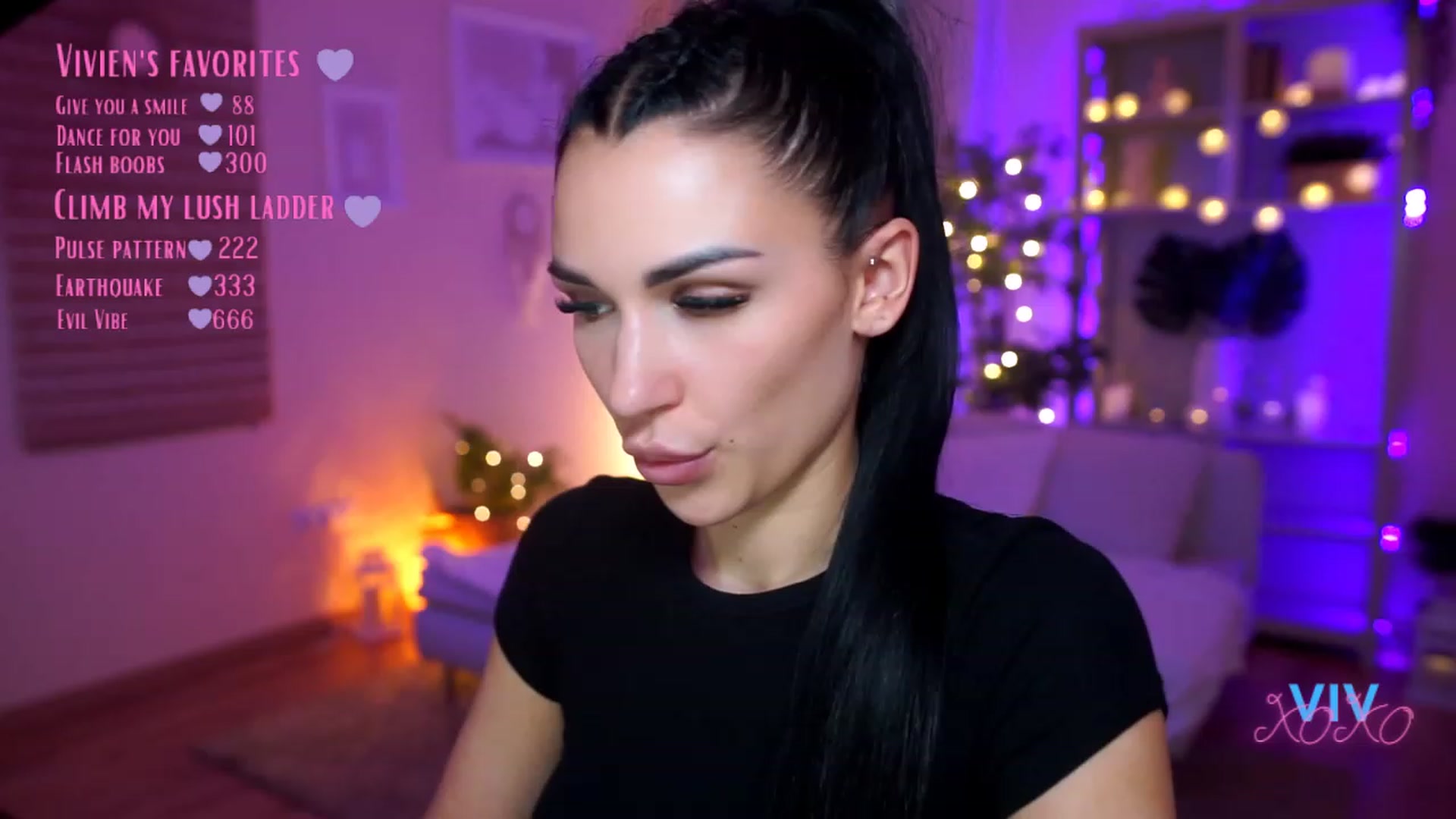 Gallery image thumbnail from kerelai's myfreecams stream on, 03/22/2023, 15:00 image 7 of 20