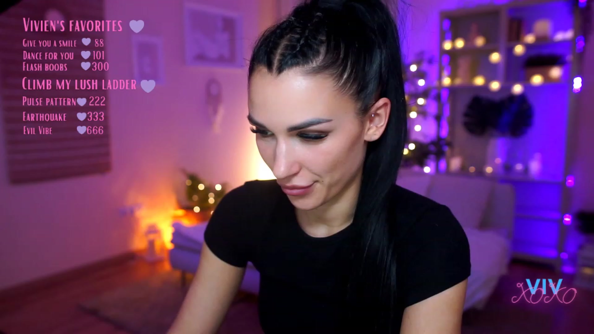 Gallery image thumbnail from kerelai's myfreecams stream on, 03/22/2023, 15:00 image 5 of 20