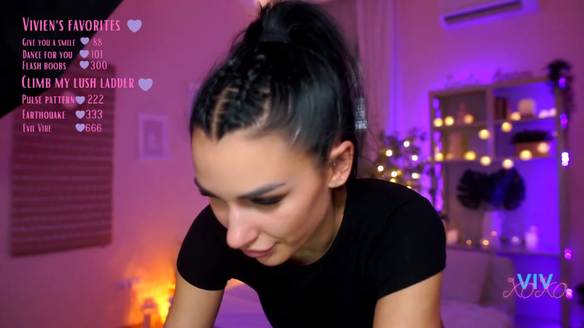 Gallery image thumbnail from kerelai's myfreecams stream on, 03/22/2023, 15:00 image 15 of 20