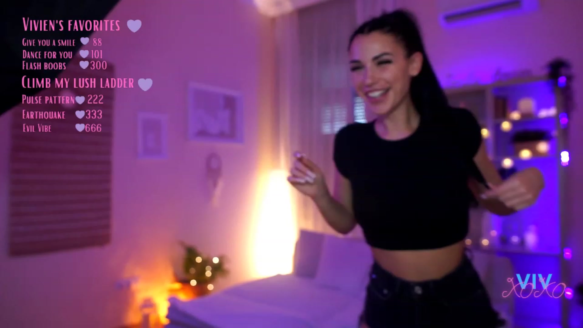 Gallery image thumbnail from kerelai's myfreecams stream on, 03/22/2023, 15:00 image 9 of 20