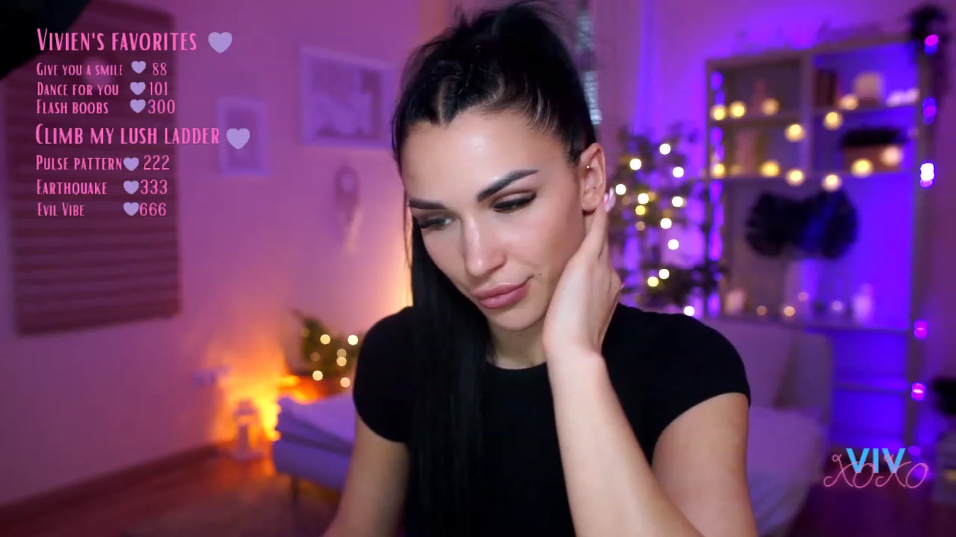 Gallery image thumbnail from kerelai's myfreecams stream on, 03/22/2023, 15:00 image 3 of 20