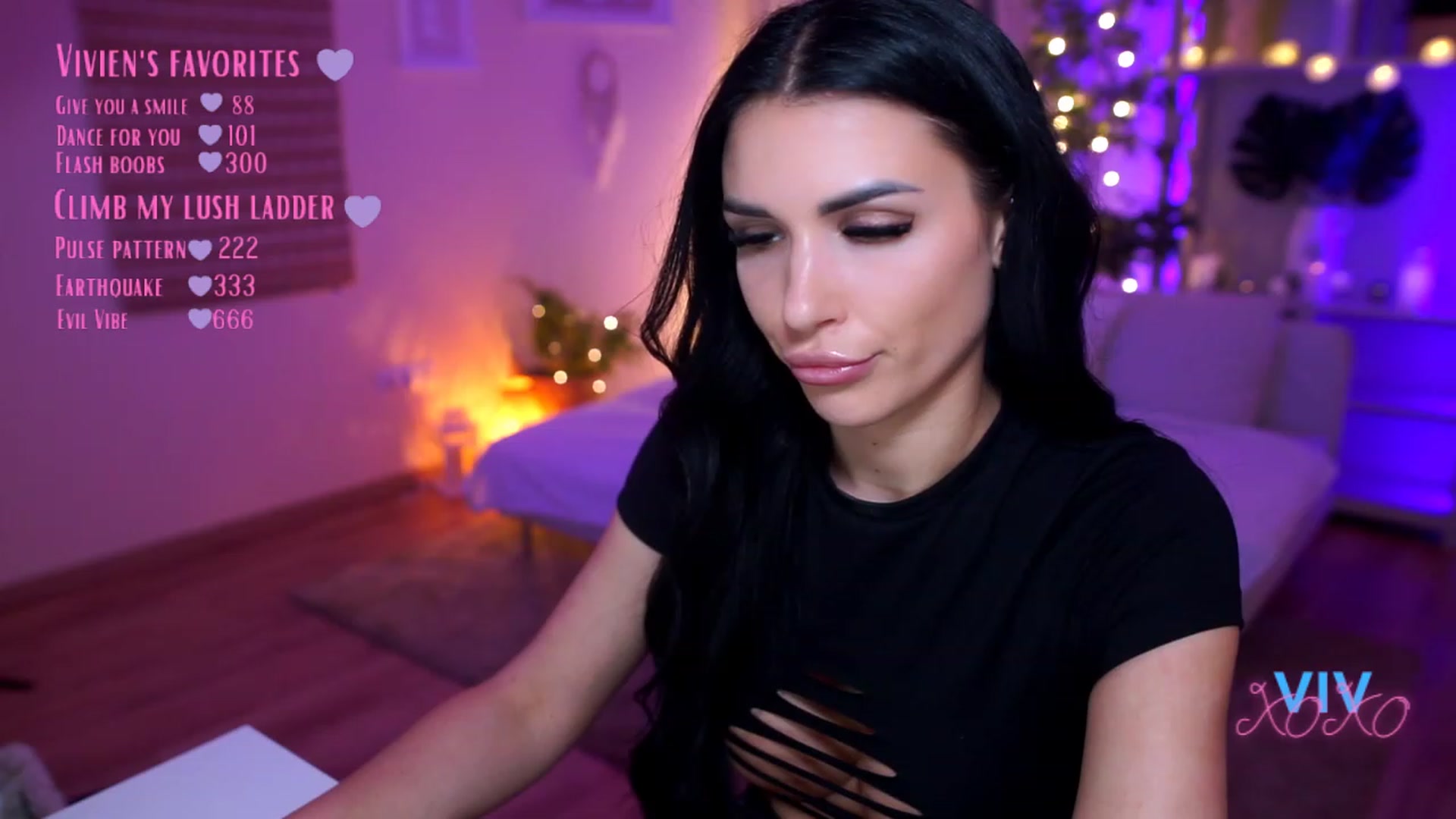 Gallery image thumbnail from kerelai's myfreecams stream on, 03/23/2023, 21:26 image 6 of 20