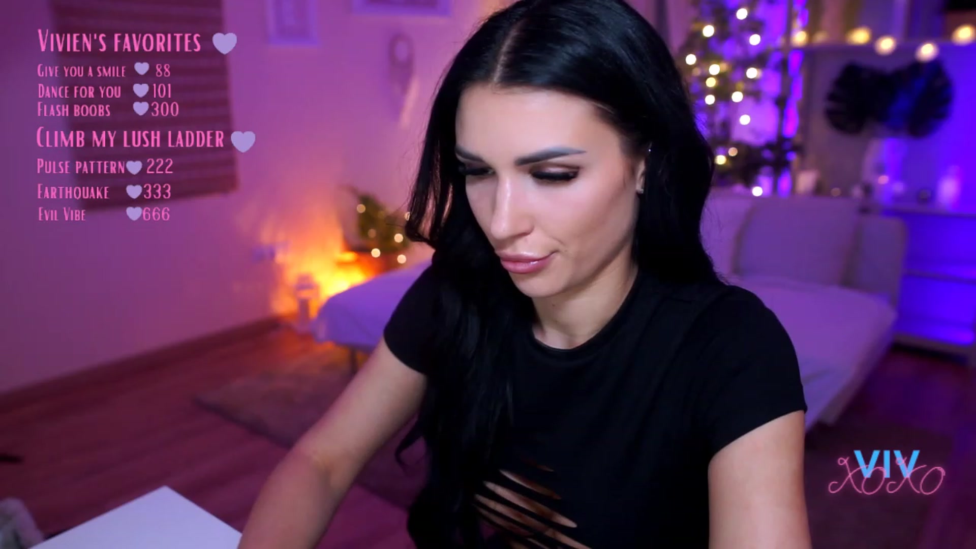 Gallery image thumbnail from kerelai's myfreecams stream on, 03/23/2023, 21:26 image 7 of 20