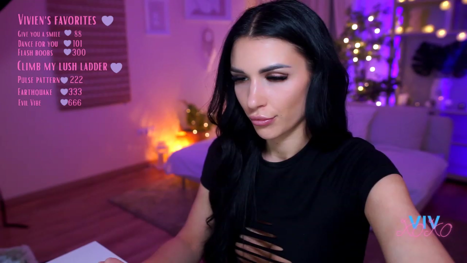 Gallery image thumbnail from kerelai's myfreecams stream on, 03/23/2023, 21:26 image 8 of 20