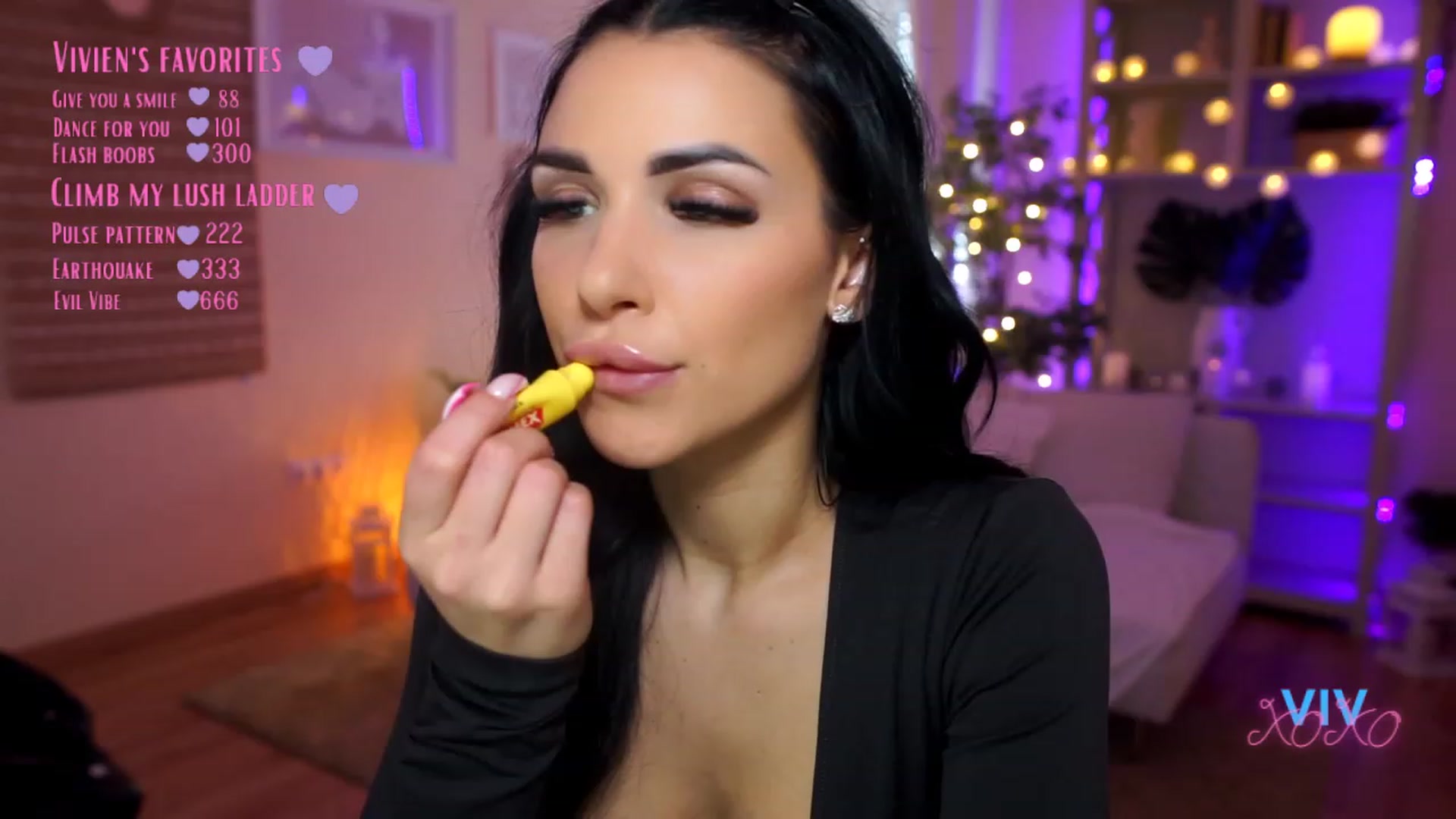 Gallery image thumbnail from kerelai's myfreecams stream on, 03/25/2023, 12:49 image 10 of 20