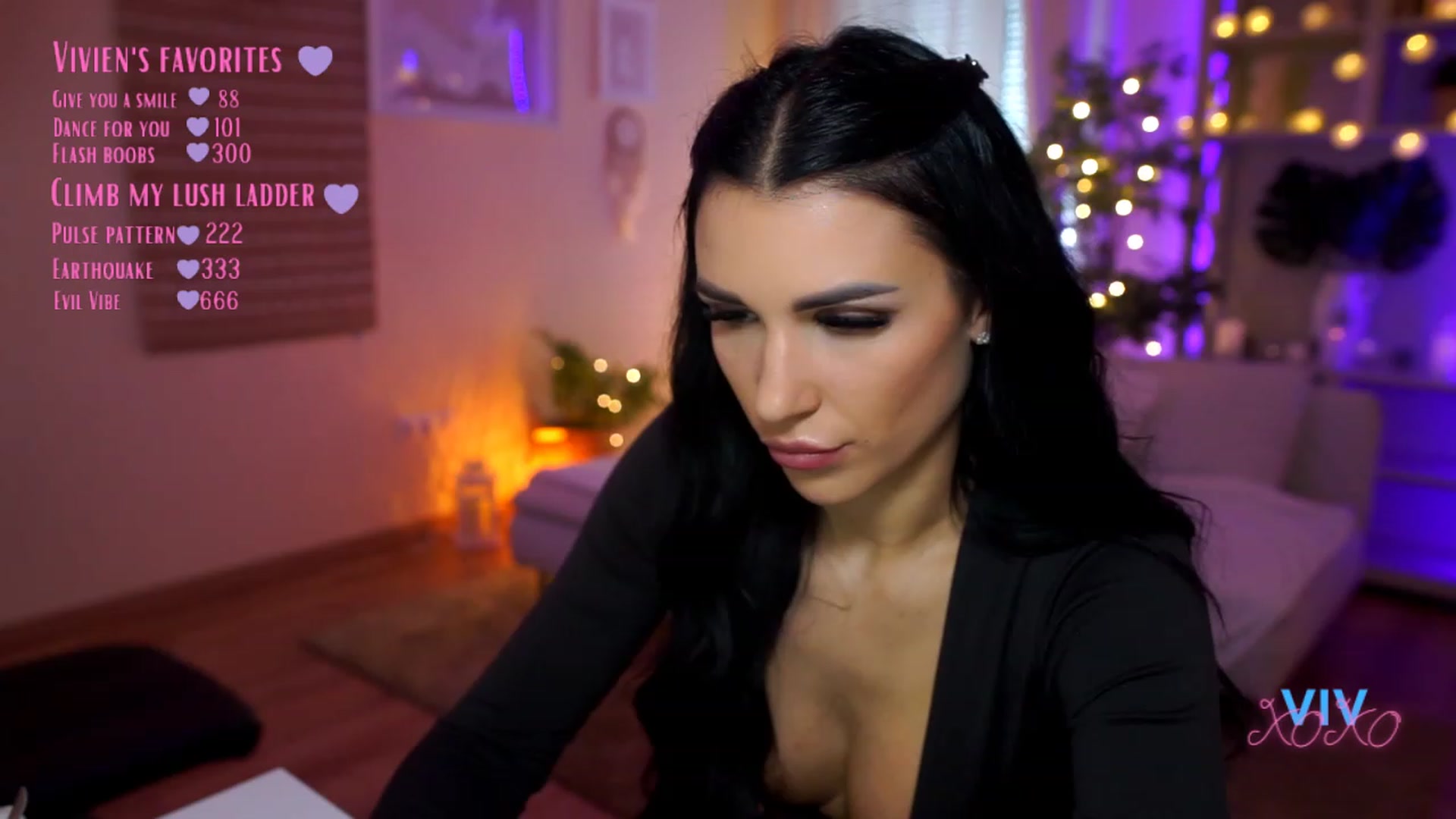 Gallery image thumbnail from kerelai's myfreecams stream on, 03/25/2023, 12:49 image 6 of 20
