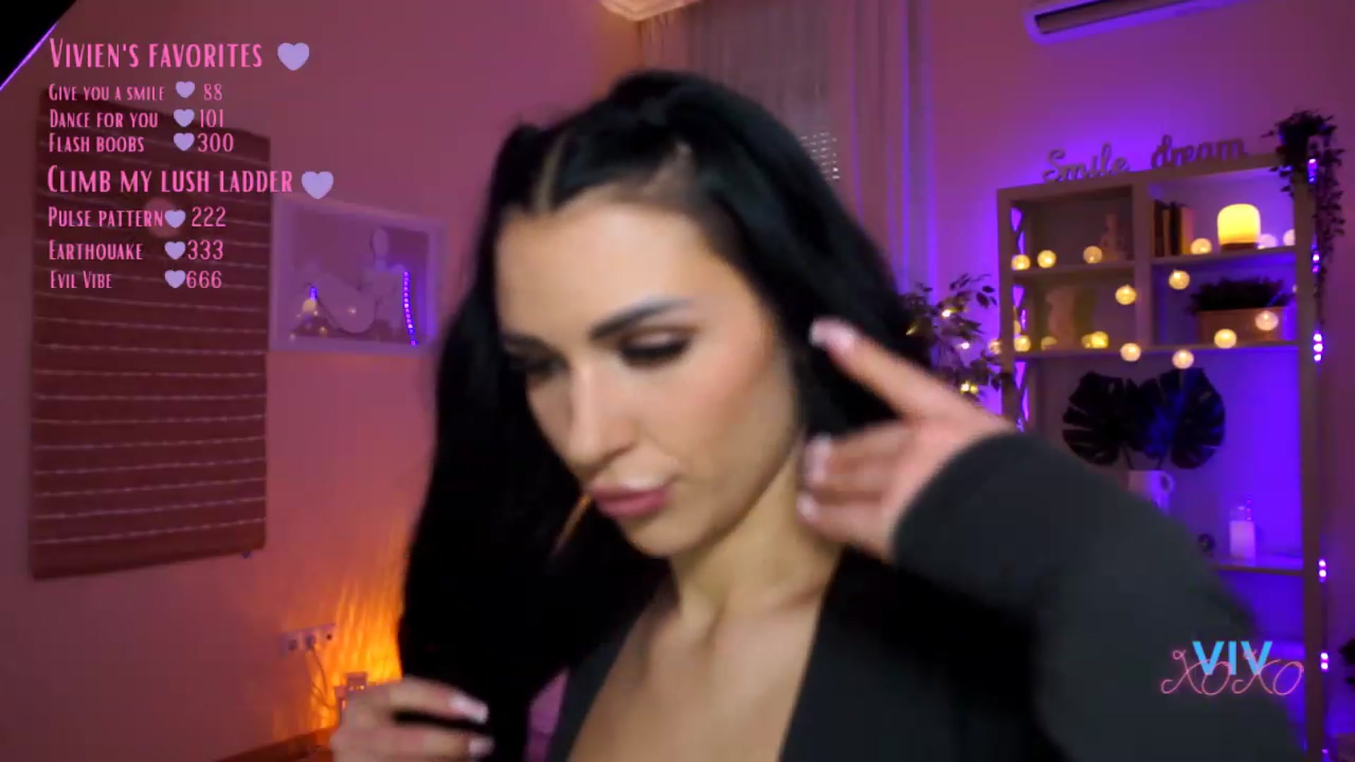Gallery image thumbnail from kerelai's myfreecams stream on, 03/25/2023, 14:41 image 10 of 20