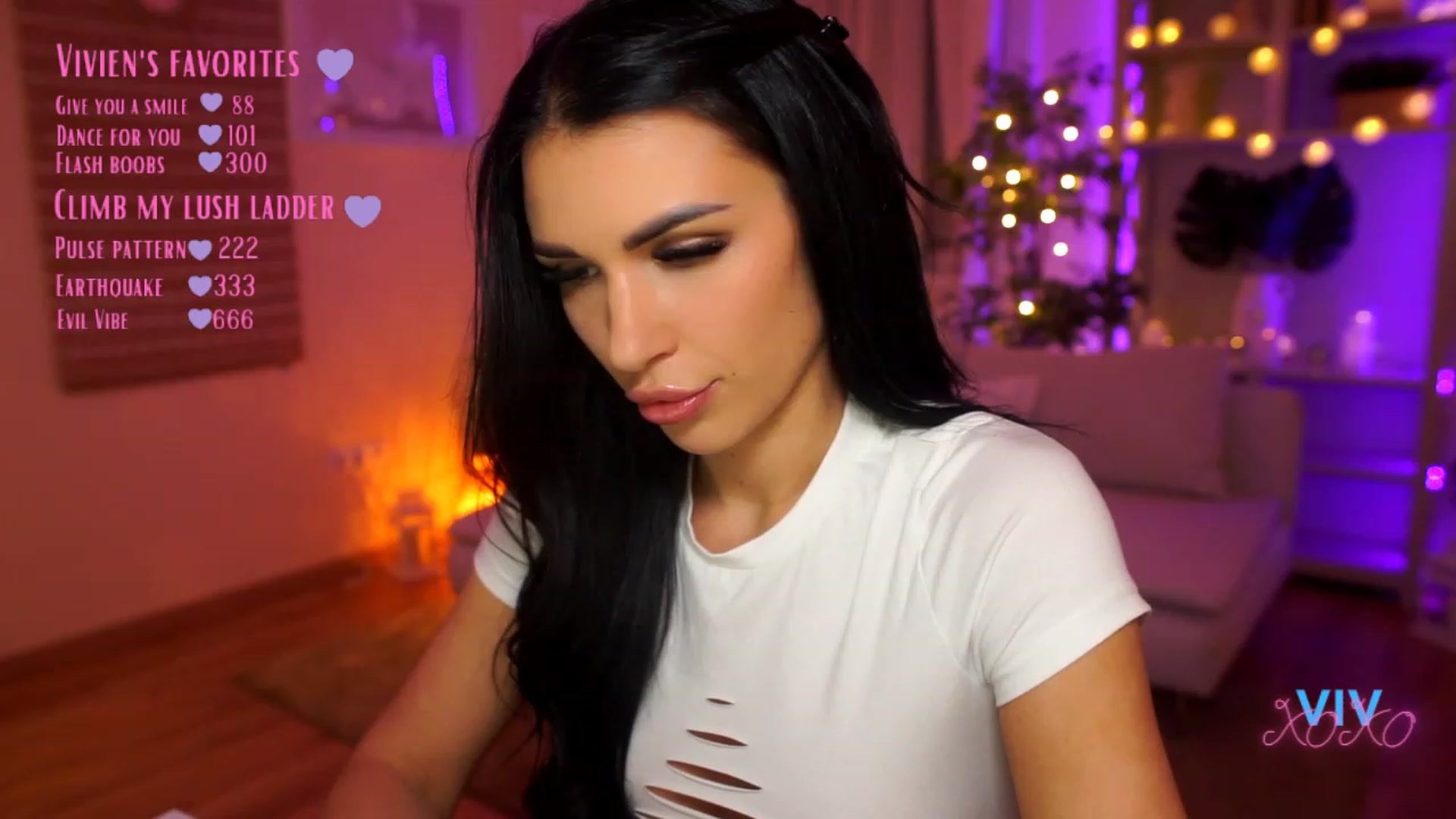 Gallery image thumbnail from kerelai's myfreecams stream on, 03/27/2023, 16:09 image 19 of 20