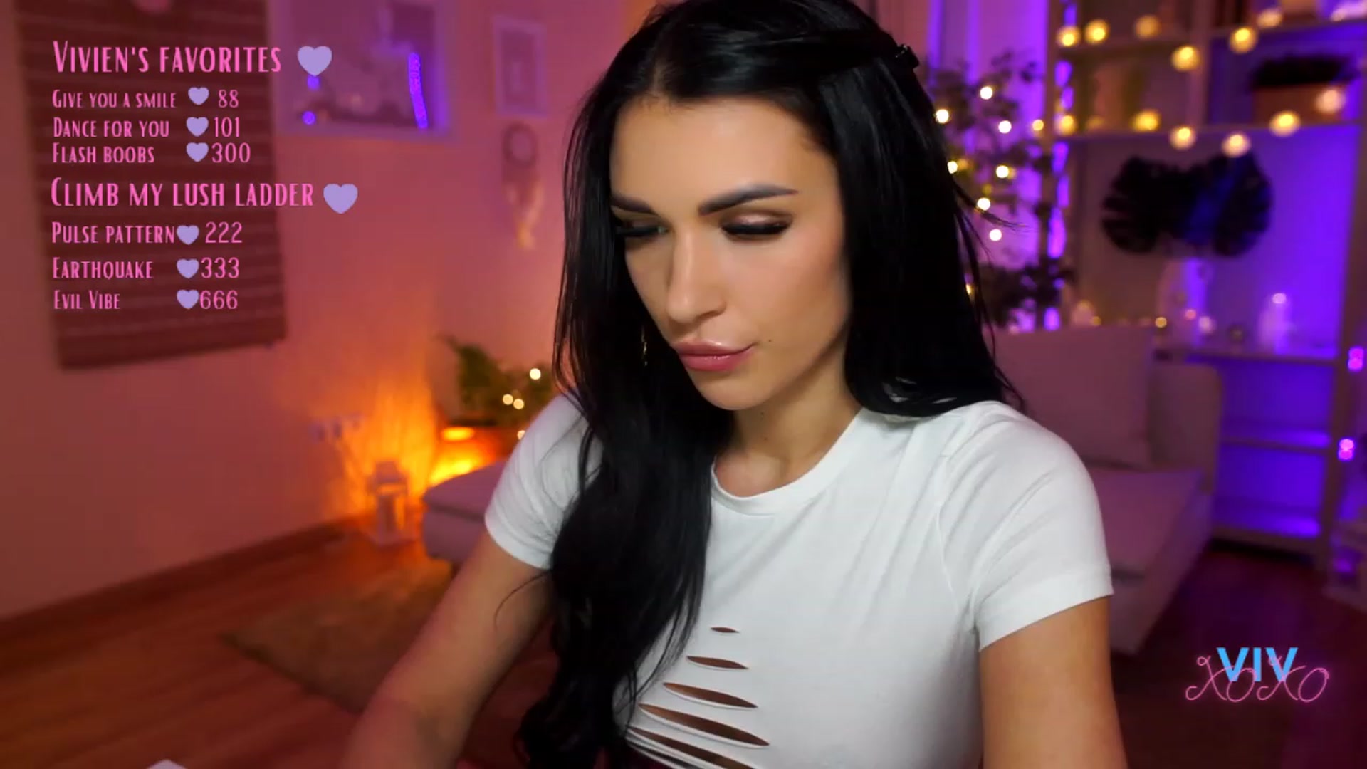 Gallery image thumbnail from kerelai's myfreecams stream on, 03/27/2023, 16:09 image 10 of 20