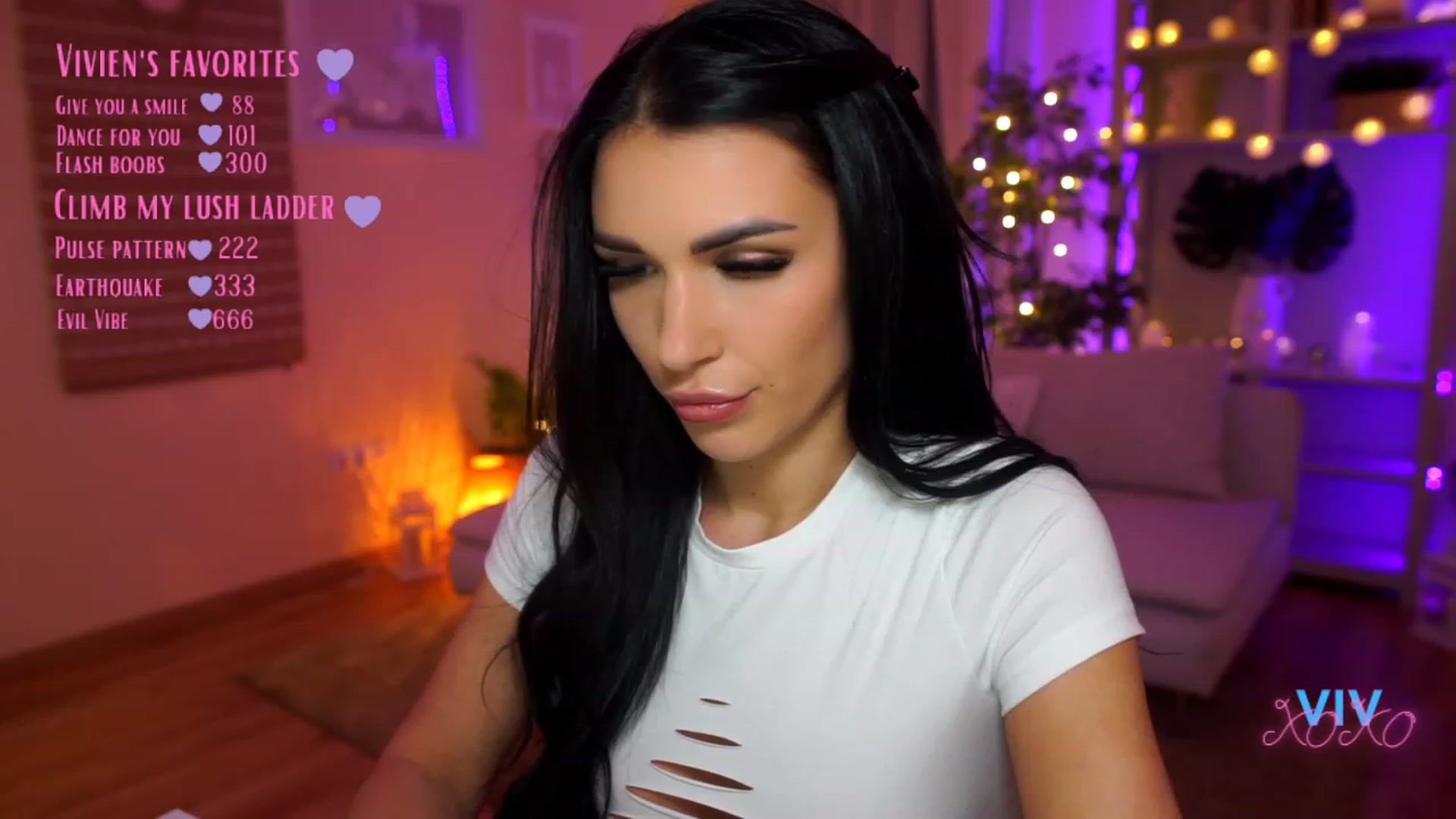 Gallery image thumbnail from kerelai's myfreecams stream on, 03/27/2023, 16:09 image 13 of 20