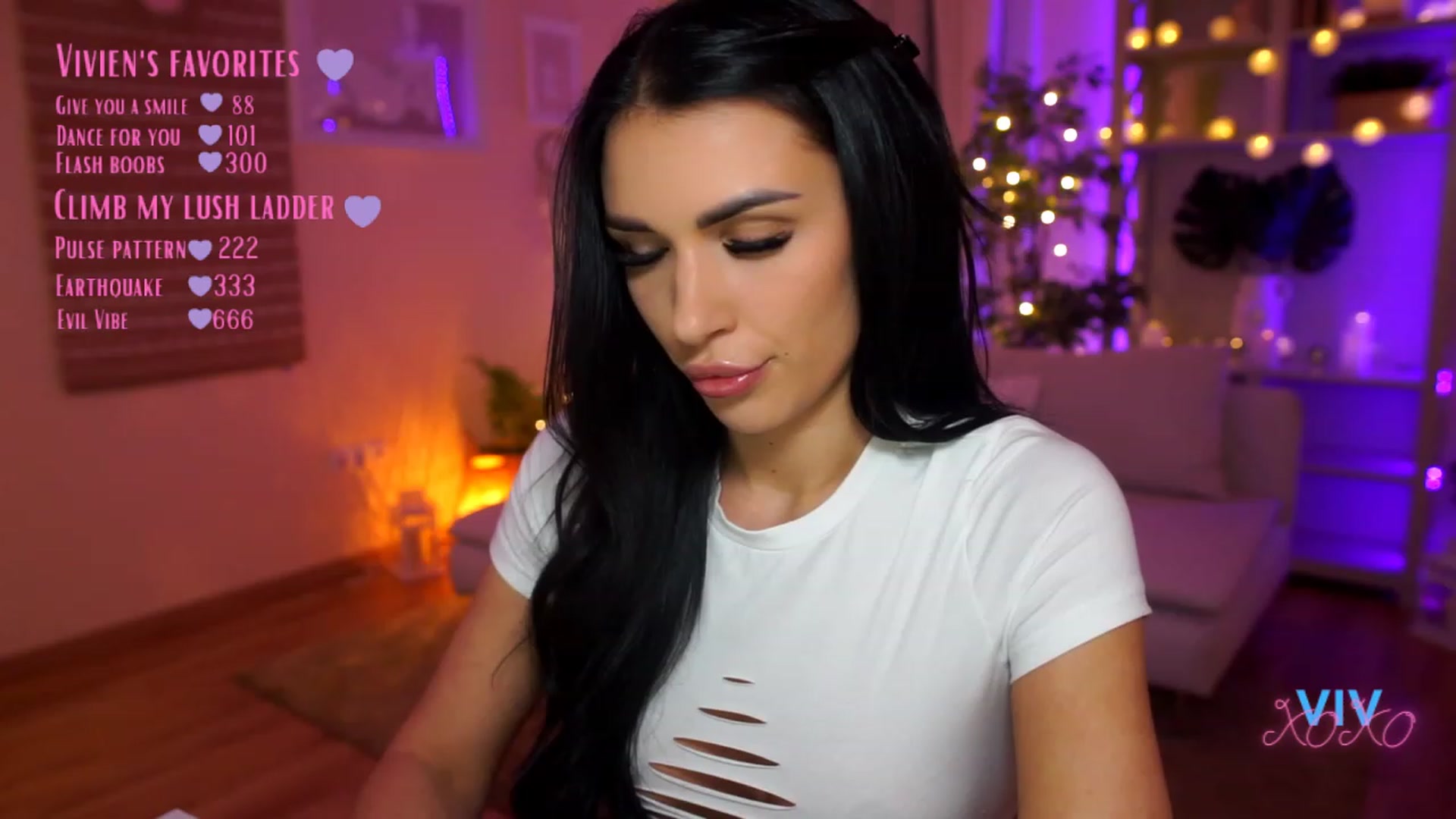 Gallery image thumbnail from kerelai's myfreecams stream on, 03/27/2023, 16:09 image 11 of 20