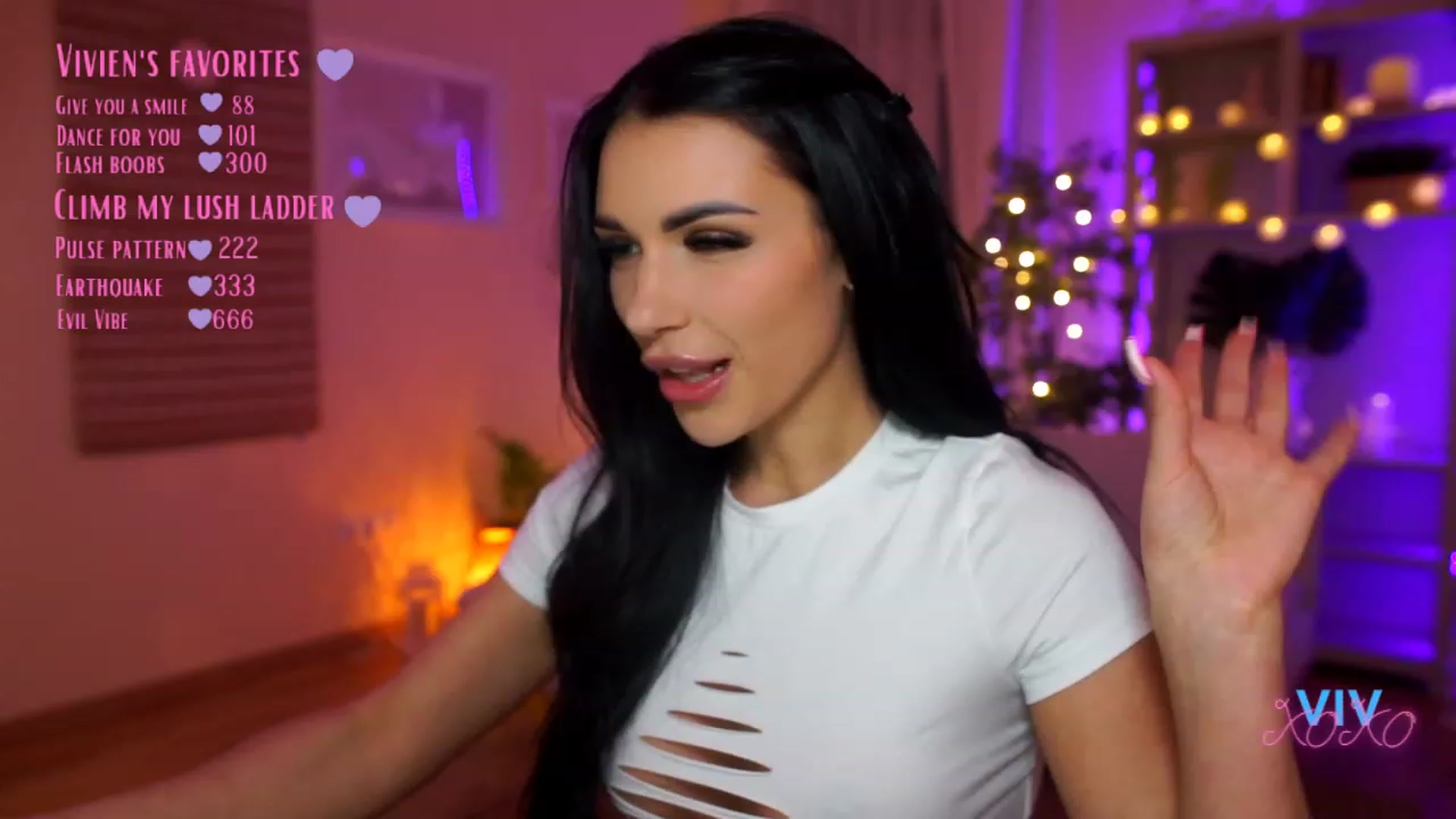 Gallery image thumbnail from kerelai's myfreecams stream on, 03/27/2023, 16:09 image 1 of 20