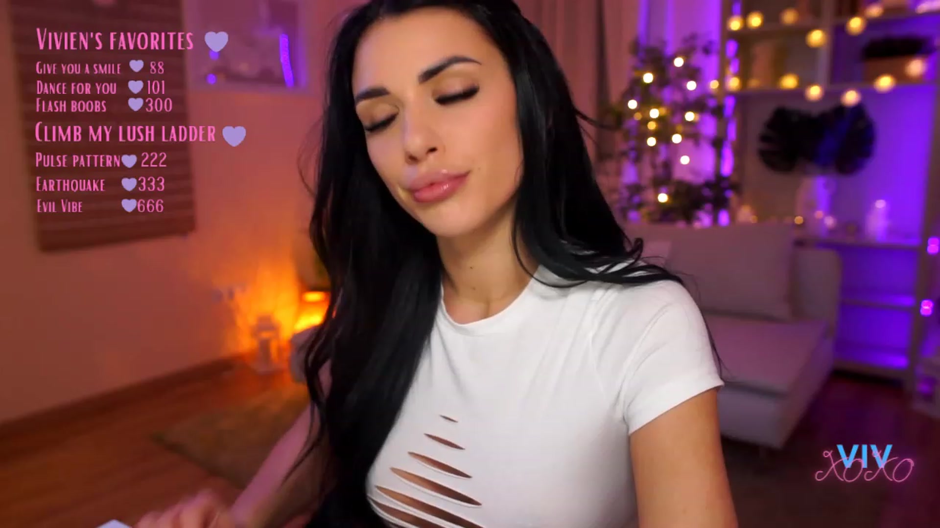 Gallery image thumbnail from kerelai's myfreecams stream on, 03/27/2023, 17:48 image 3 of 20