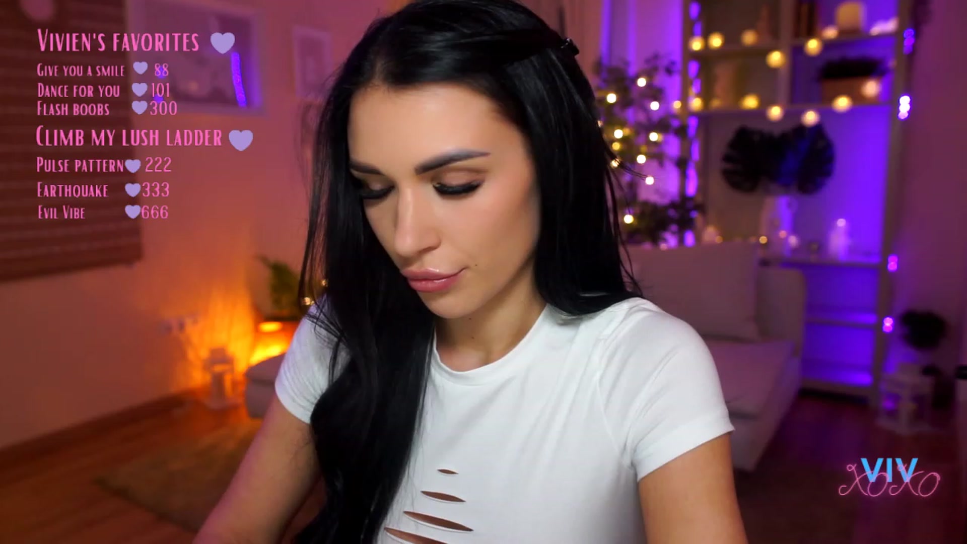 Gallery image thumbnail from kerelai's myfreecams stream on, 03/27/2023, 17:48 image 6 of 20