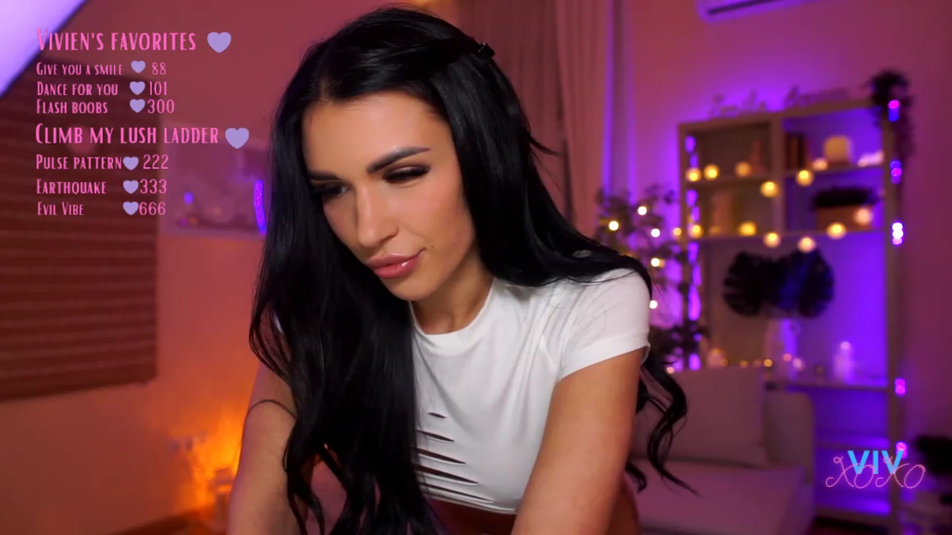 Gallery image thumbnail from kerelai's myfreecams stream on, 03/27/2023, 17:48 image 5 of 20