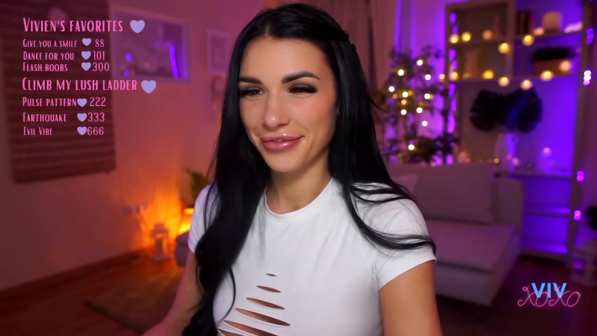 Gallery image thumbnail from kerelai's myfreecams stream on, 03/27/2023, 17:48 image 16 of 20