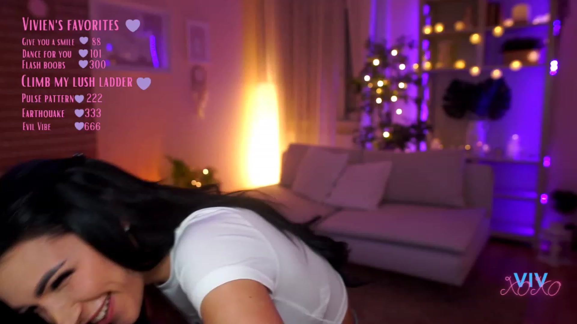 Gallery image thumbnail from kerelai's myfreecams stream on, 03/27/2023, 17:48 image 11 of 20