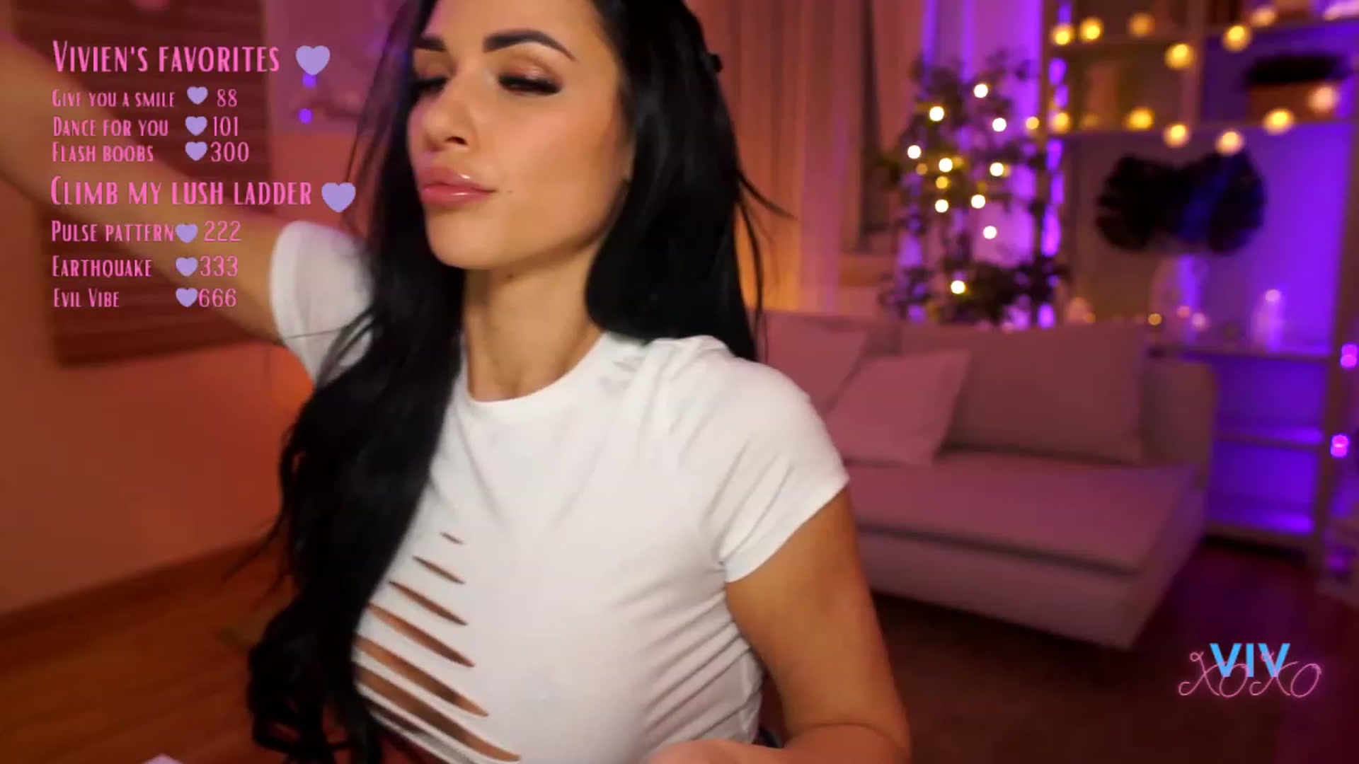 Gallery image thumbnail from kerelai's myfreecams stream on, 03/27/2023, 17:48 image 2 of 20