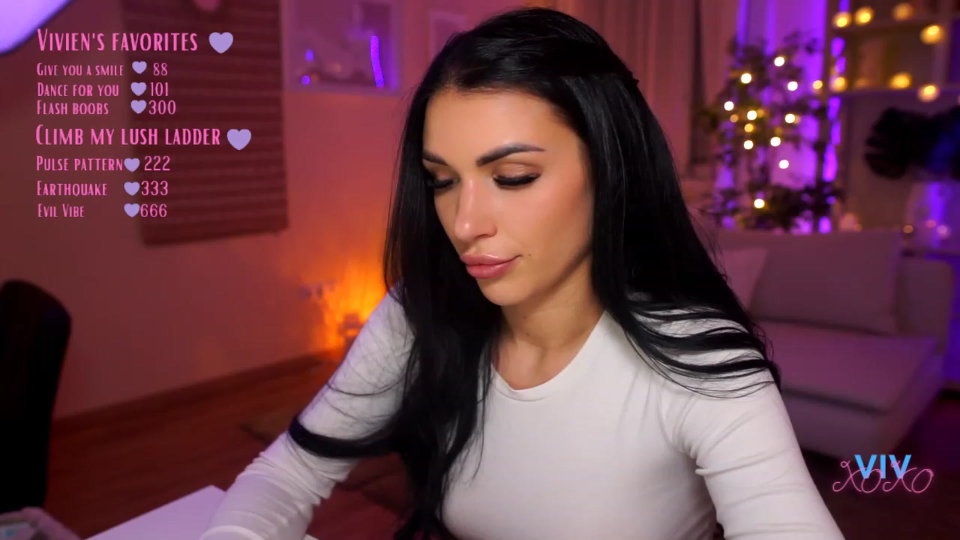 Gallery image thumbnail from kerelai's myfreecams stream on, 03/27/2023, 20:21 image 5 of 20