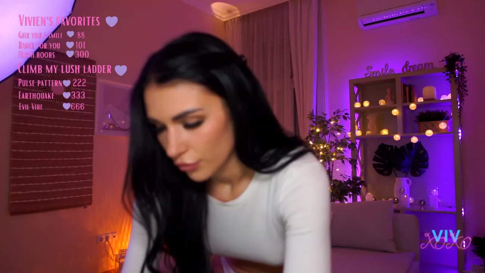 Gallery image thumbnail from kerelai's myfreecams stream on, 03/27/2023, 20:21 image 20 of 20