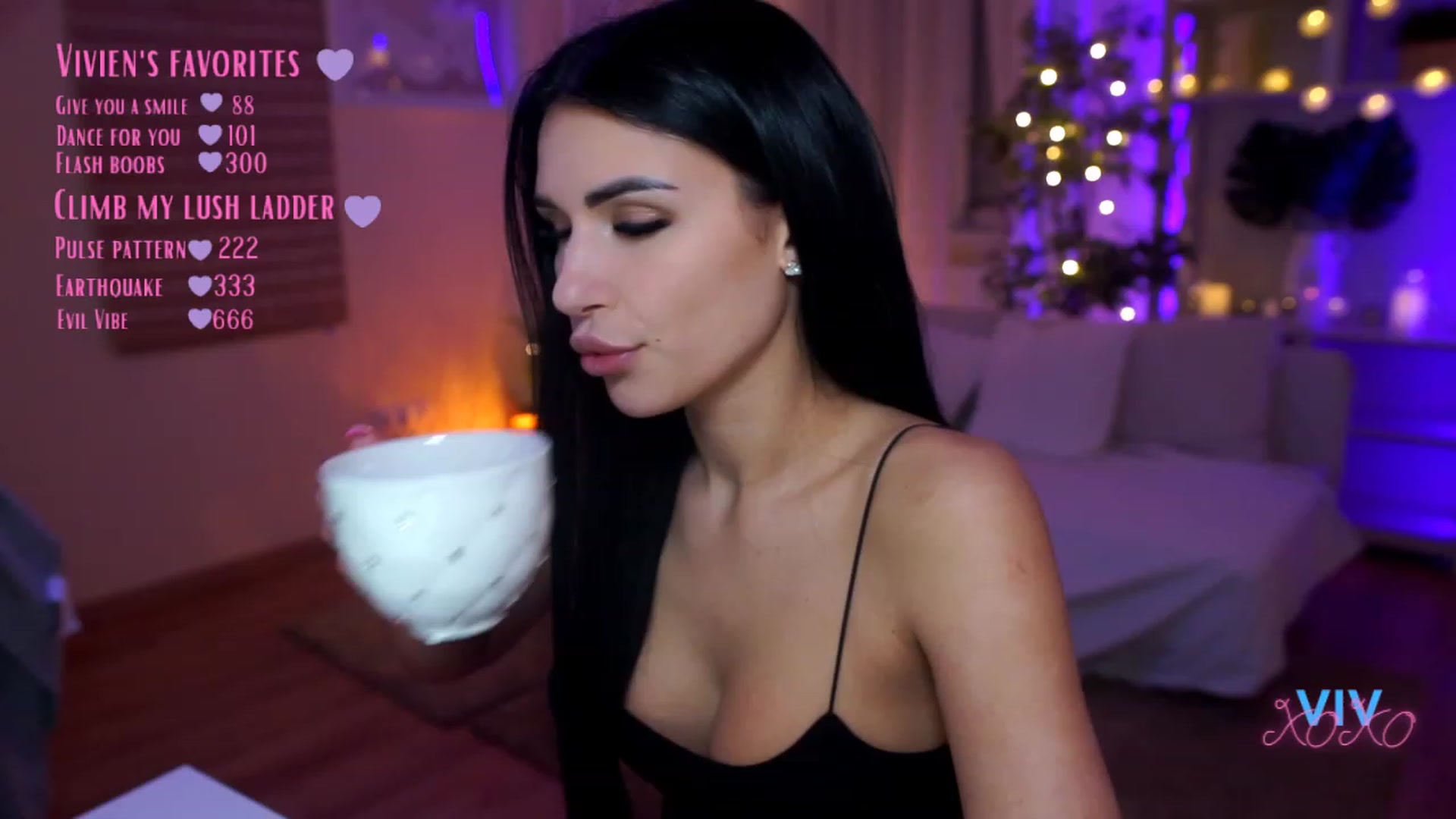 Gallery image thumbnail from kerelai's myfreecams stream on, 03/28/2023, 10:17 image 5 of 20