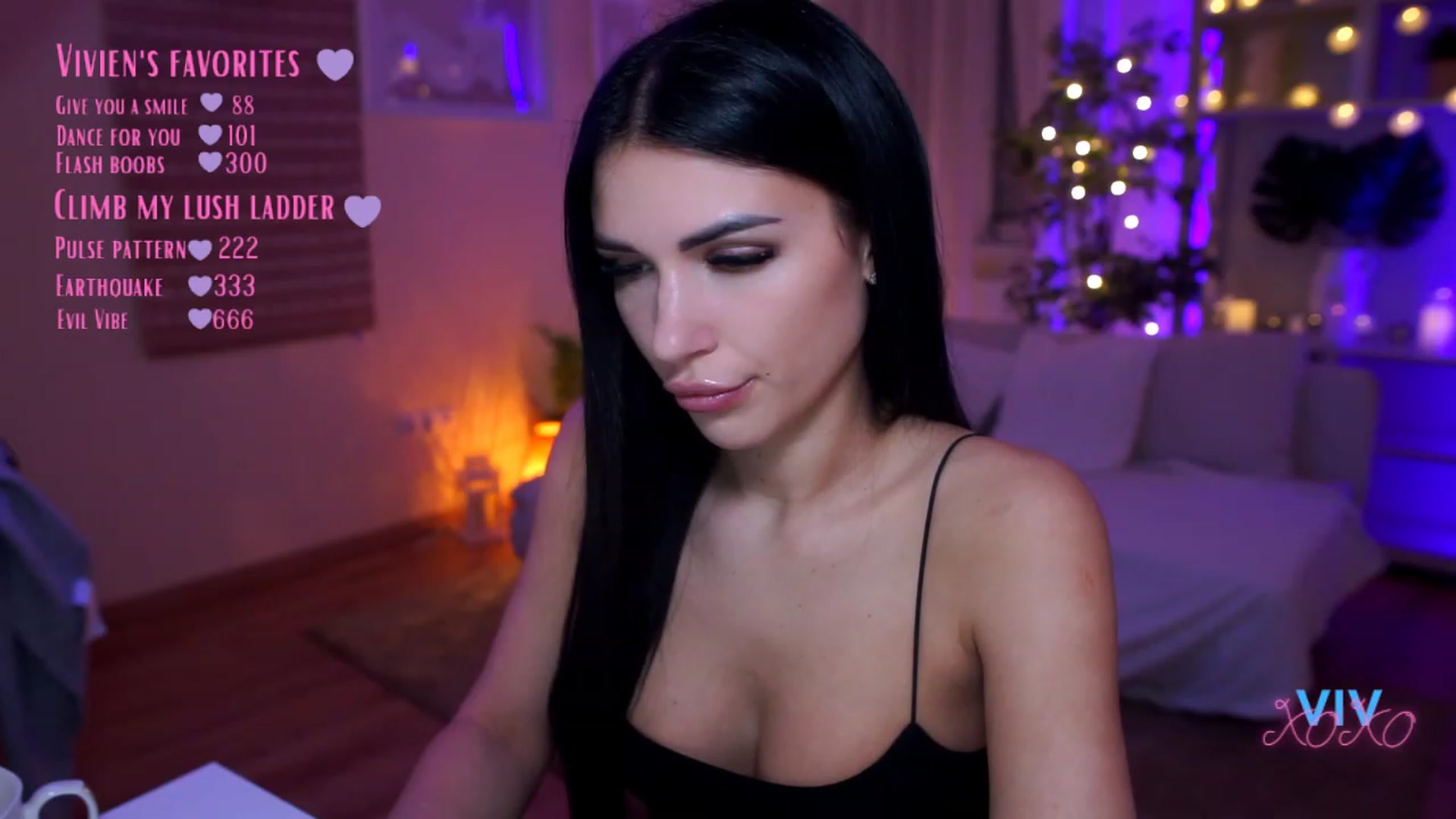 Gallery image thumbnail from kerelai's myfreecams stream on, 03/28/2023, 11:13 image 8 of 20