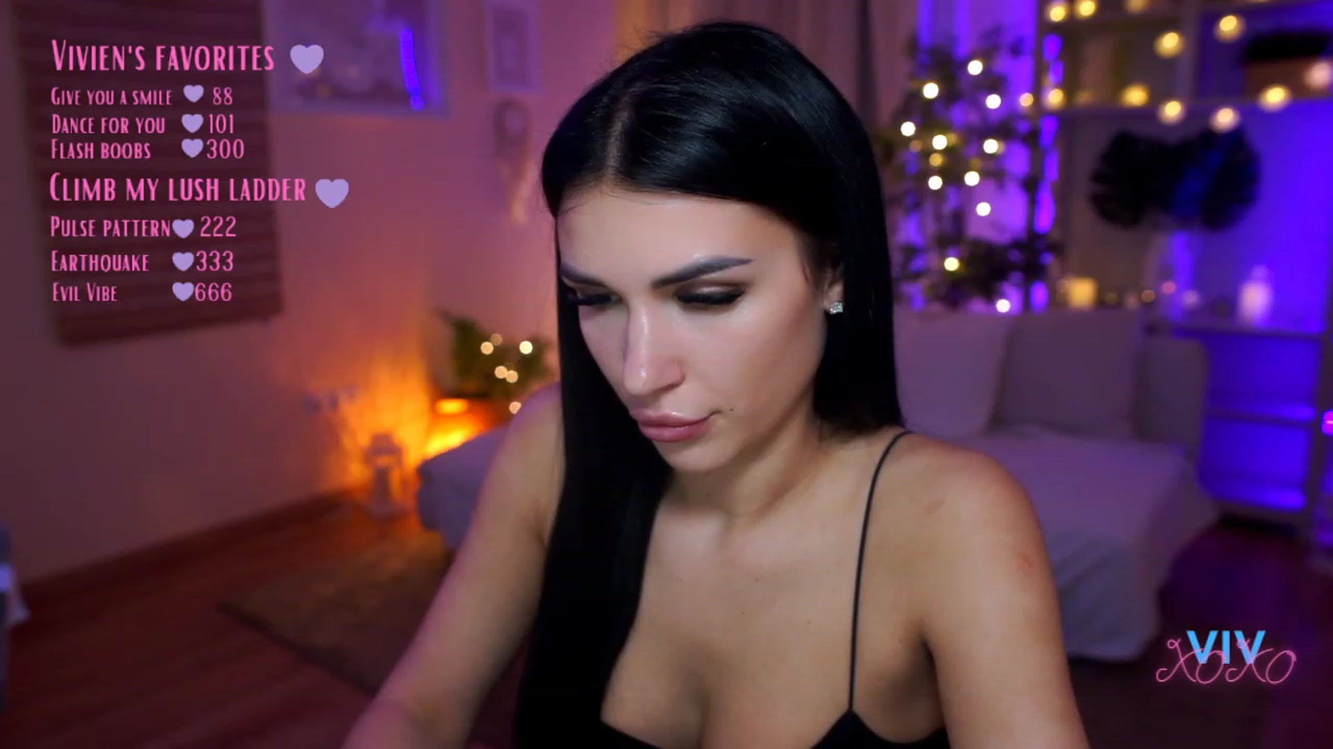 Gallery image thumbnail from kerelai's myfreecams stream on, 03/28/2023, 11:58 image 17 of 20