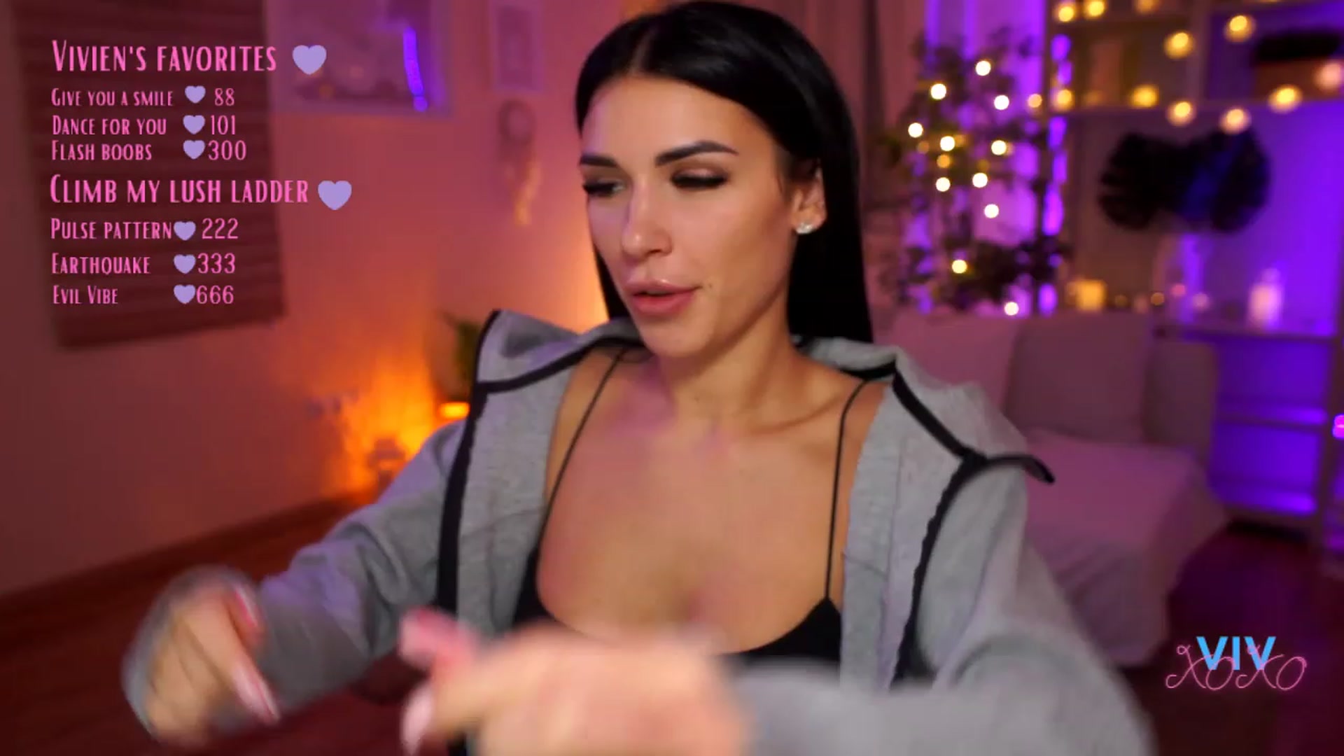 Gallery image thumbnail from kerelai's myfreecams stream on, 03/28/2023, 11:58 image 19 of 20
