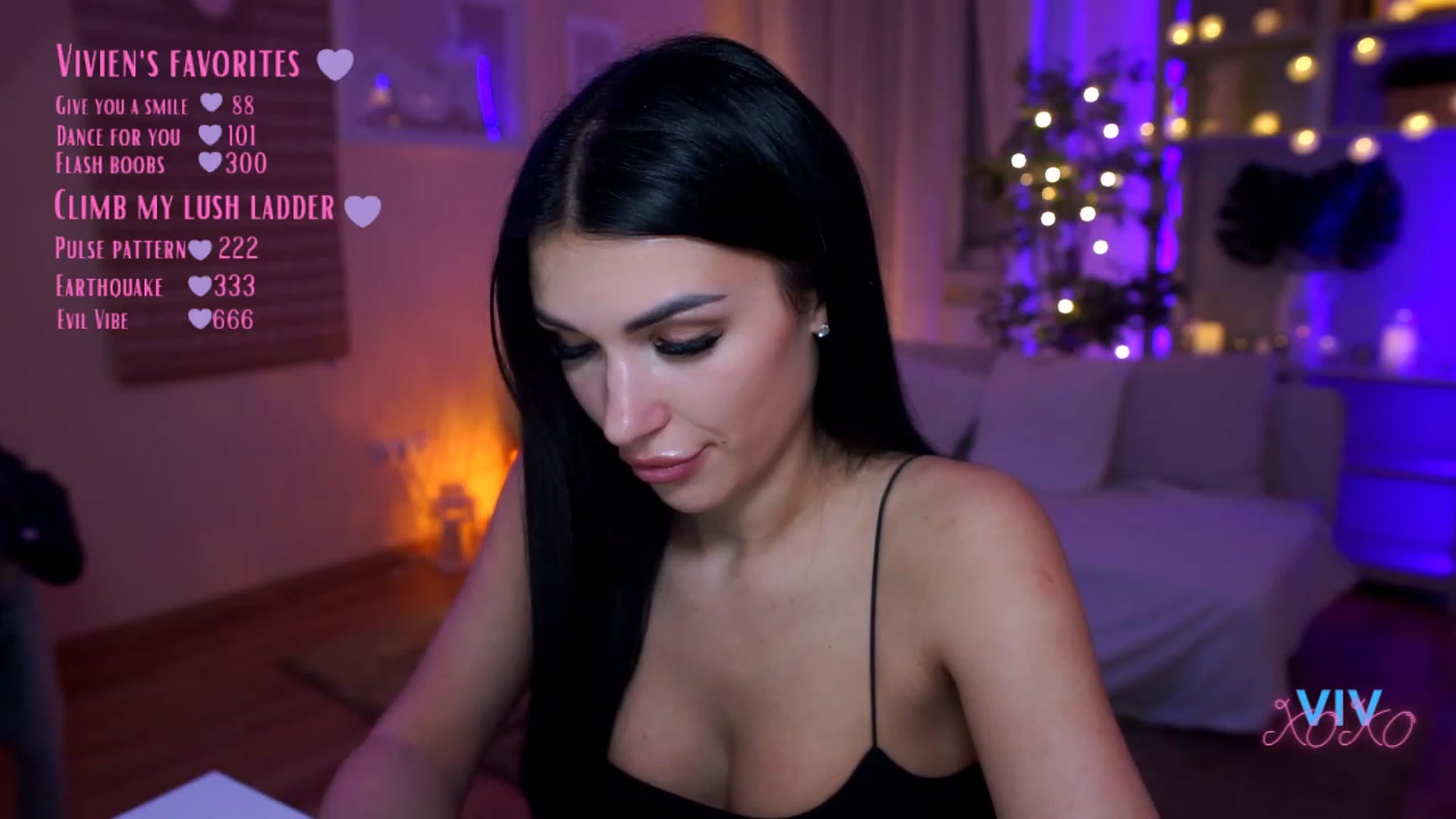Gallery image thumbnail from kerelai's myfreecams stream on, 03/28/2023, 14:53 image 9 of 20