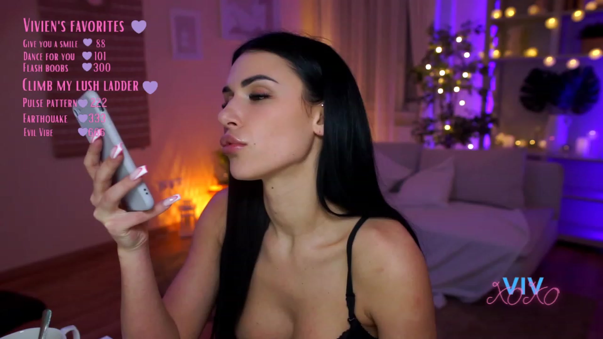 Gallery image thumbnail from kerelai's myfreecams stream on, 04/03/2023, 18:54 image 10 of 20