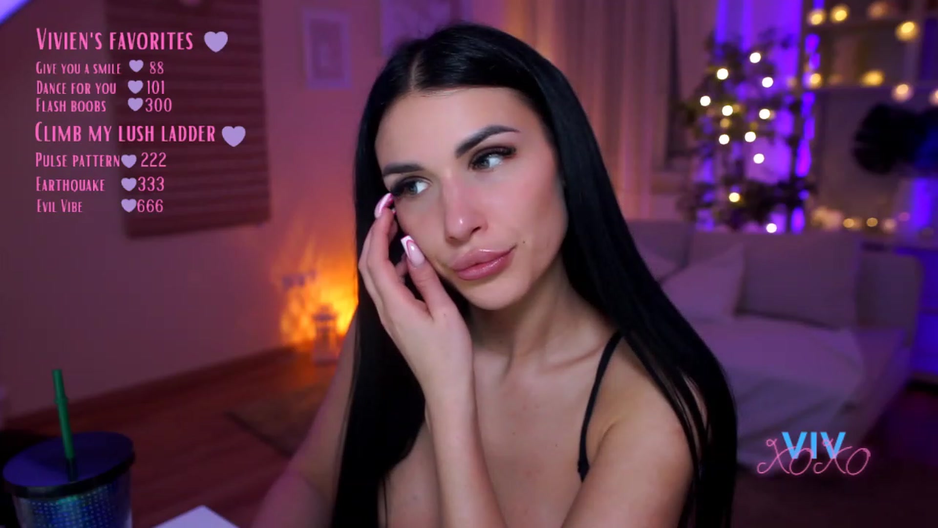 Gallery image thumbnail from kerelai's myfreecams stream on, 04/03/2023, 20:23 image 17 of 20