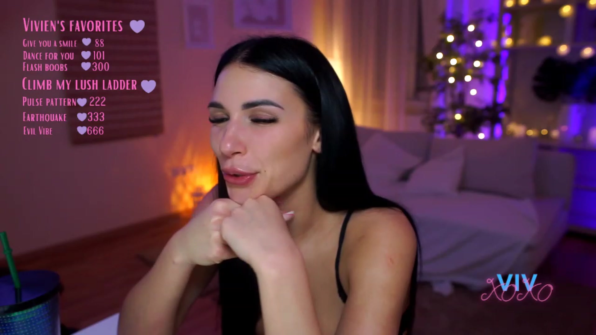 Gallery image thumbnail from kerelai's myfreecams stream on, 04/03/2023, 20:23 image 7 of 20