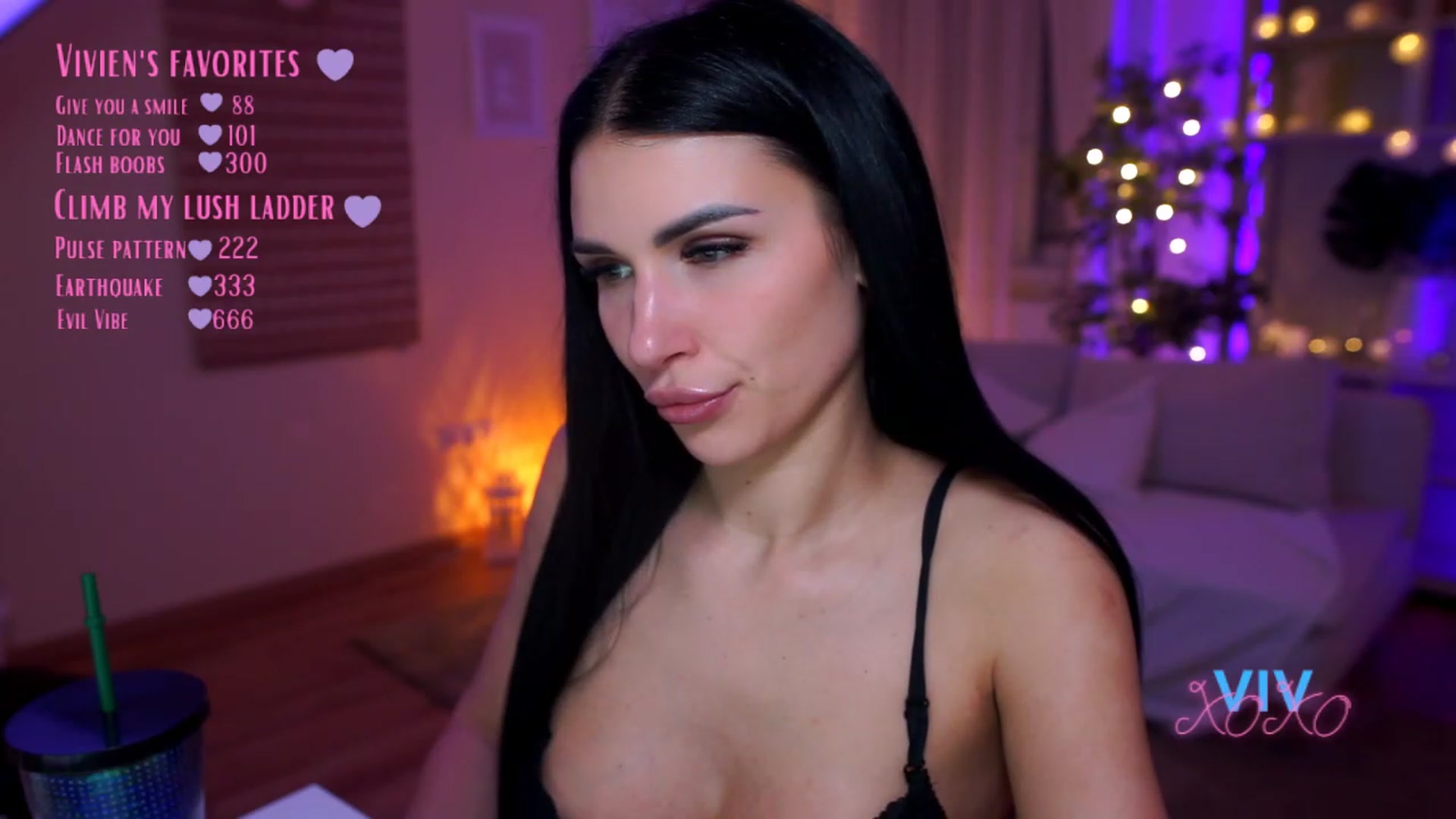 Gallery image thumbnail from kerelai's myfreecams stream on, 04/03/2023, 20:23 image 16 of 20