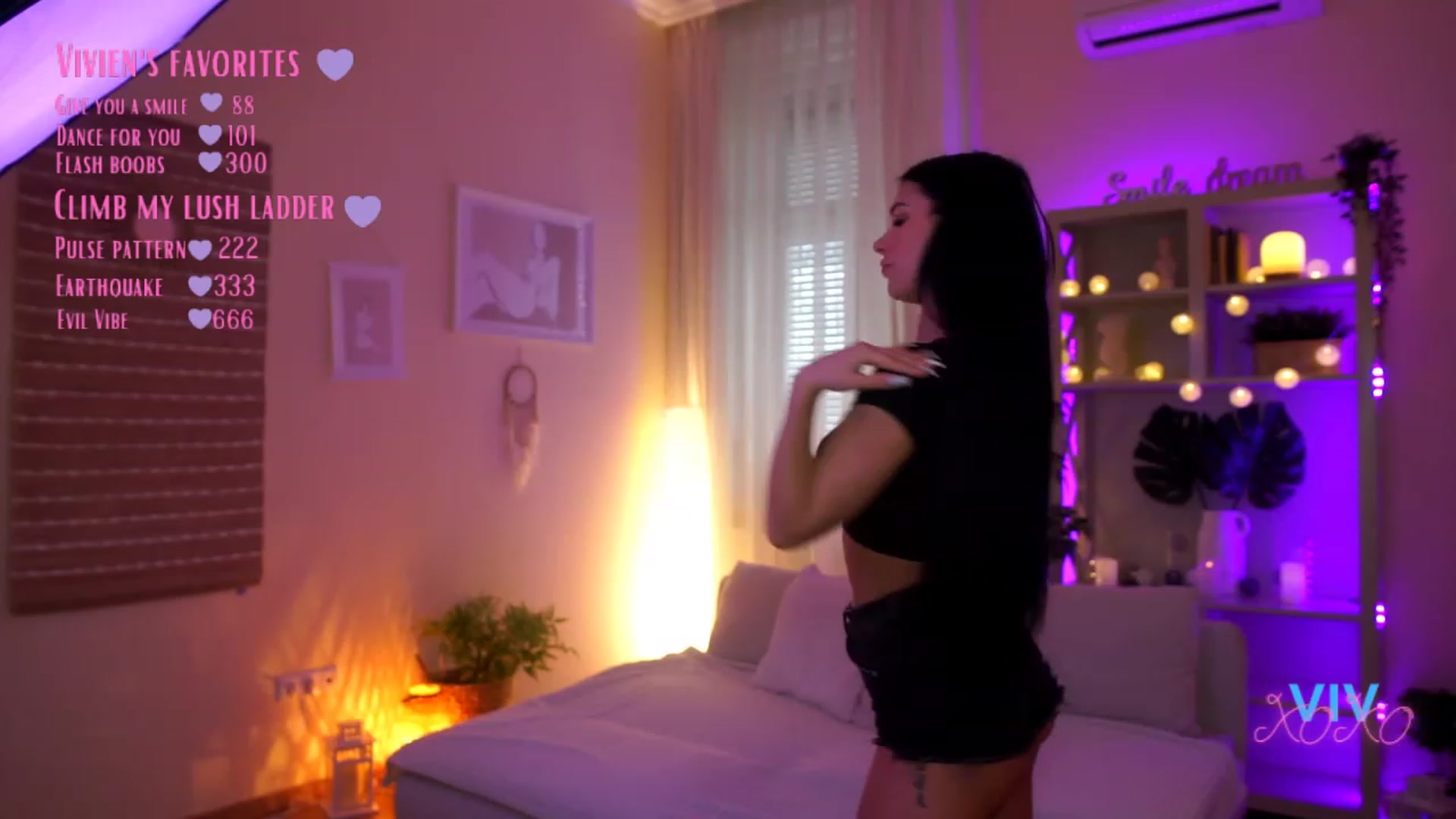 Gallery image thumbnail from kerelai's myfreecams stream on, 04/09/2023, 15:14 image 8 of 20