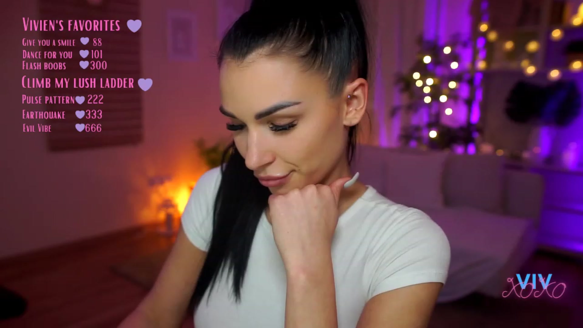 Gallery image thumbnail from kerelai's myfreecams stream on, 04/15/2023, 17:59 image 13 of 20