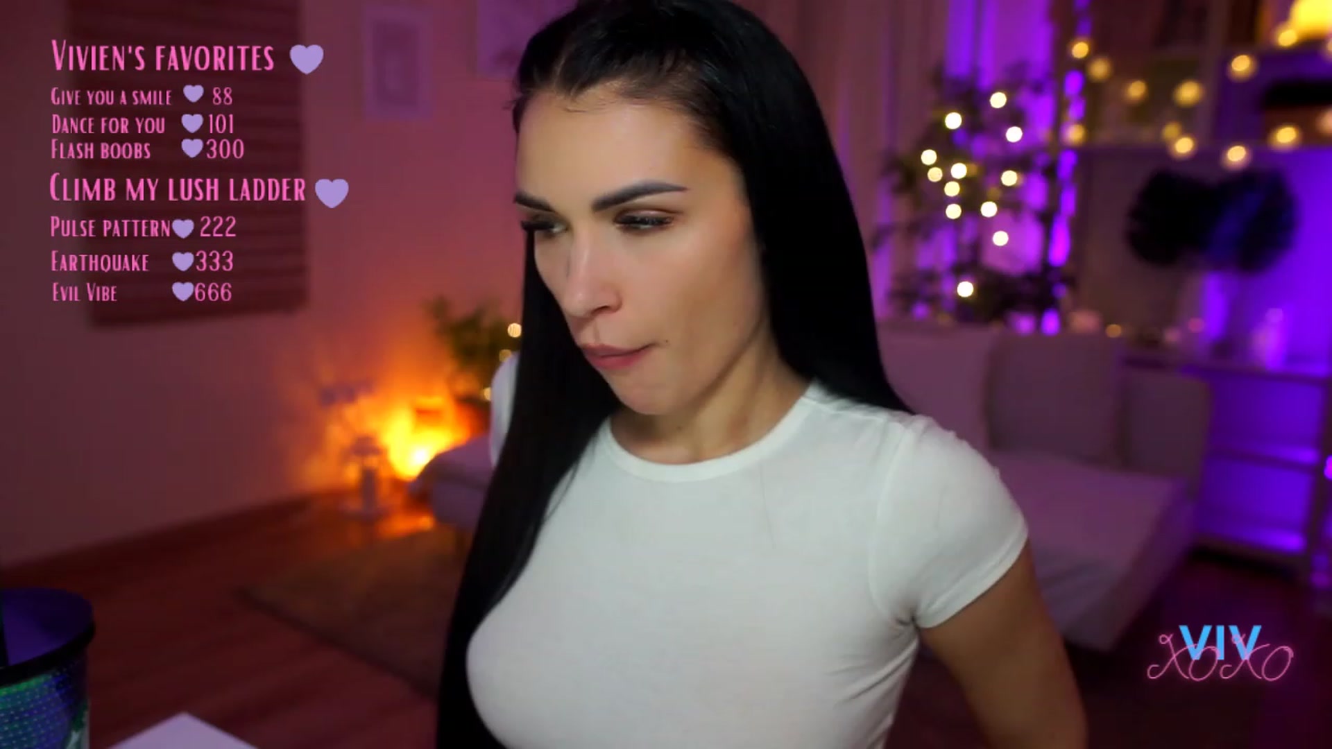 Gallery image thumbnail from kerelai's myfreecams stream on, 04/15/2023, 19:36 image 17 of 20
