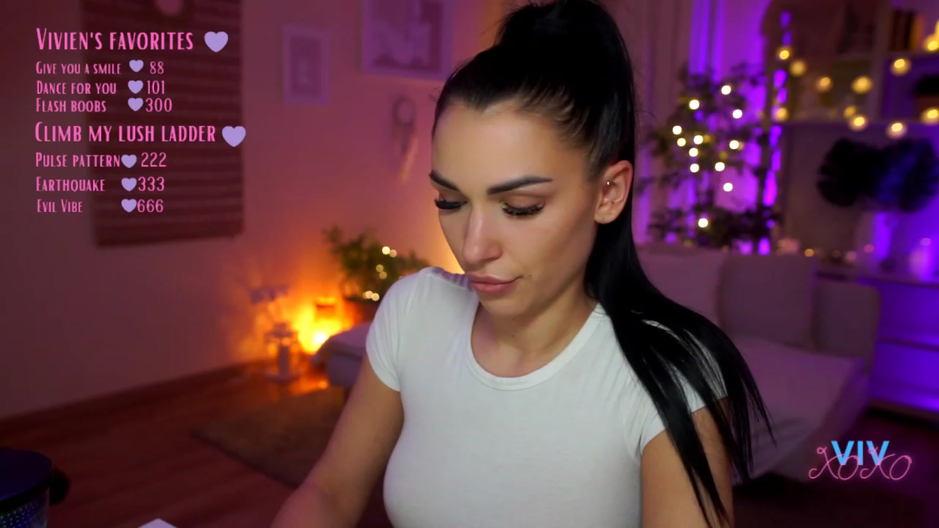 Gallery image thumbnail from kerelai's myfreecams stream on, 04/15/2023, 19:36 image 10 of 20